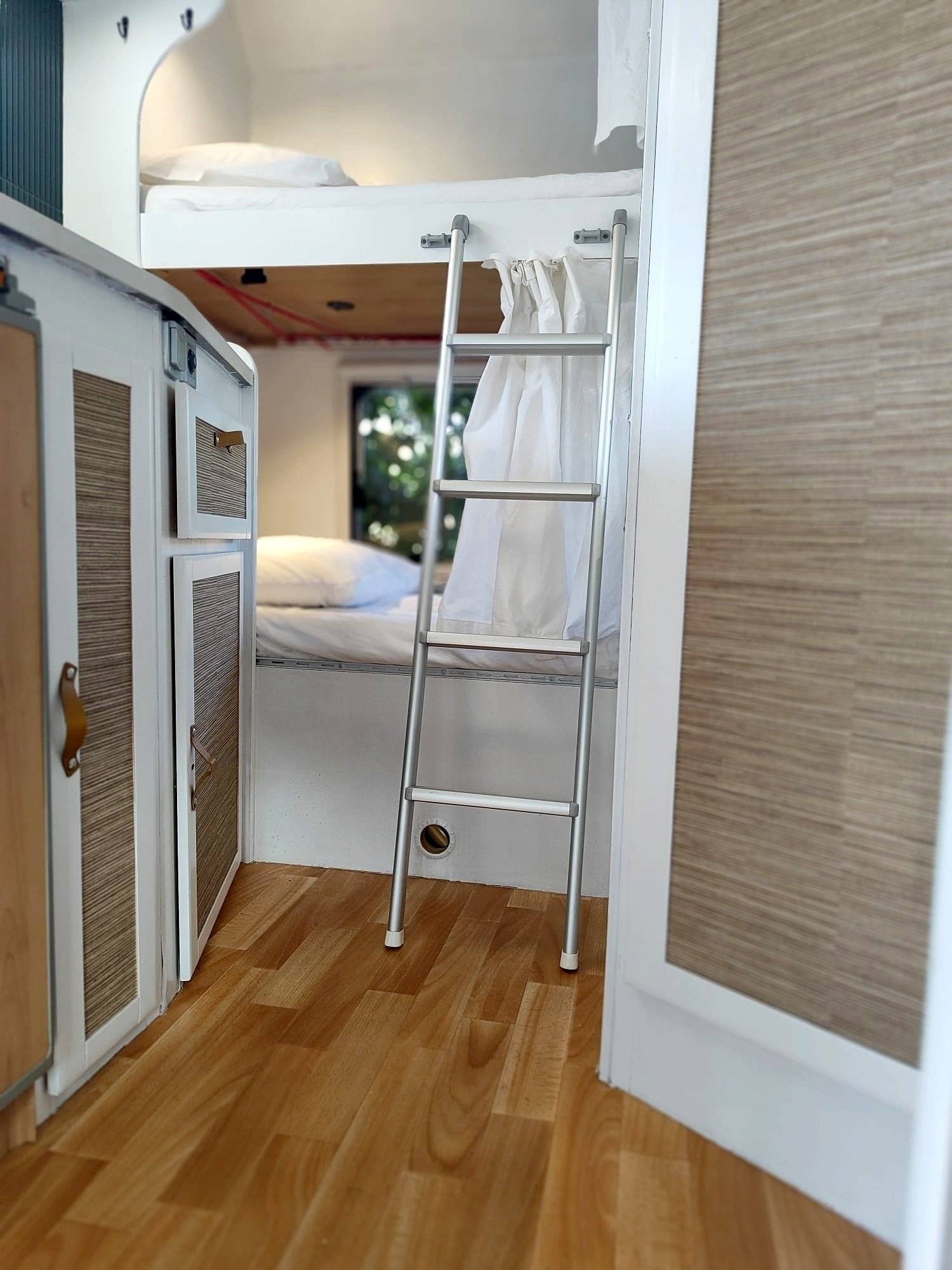 Mclouis Mclouis Lagan 210