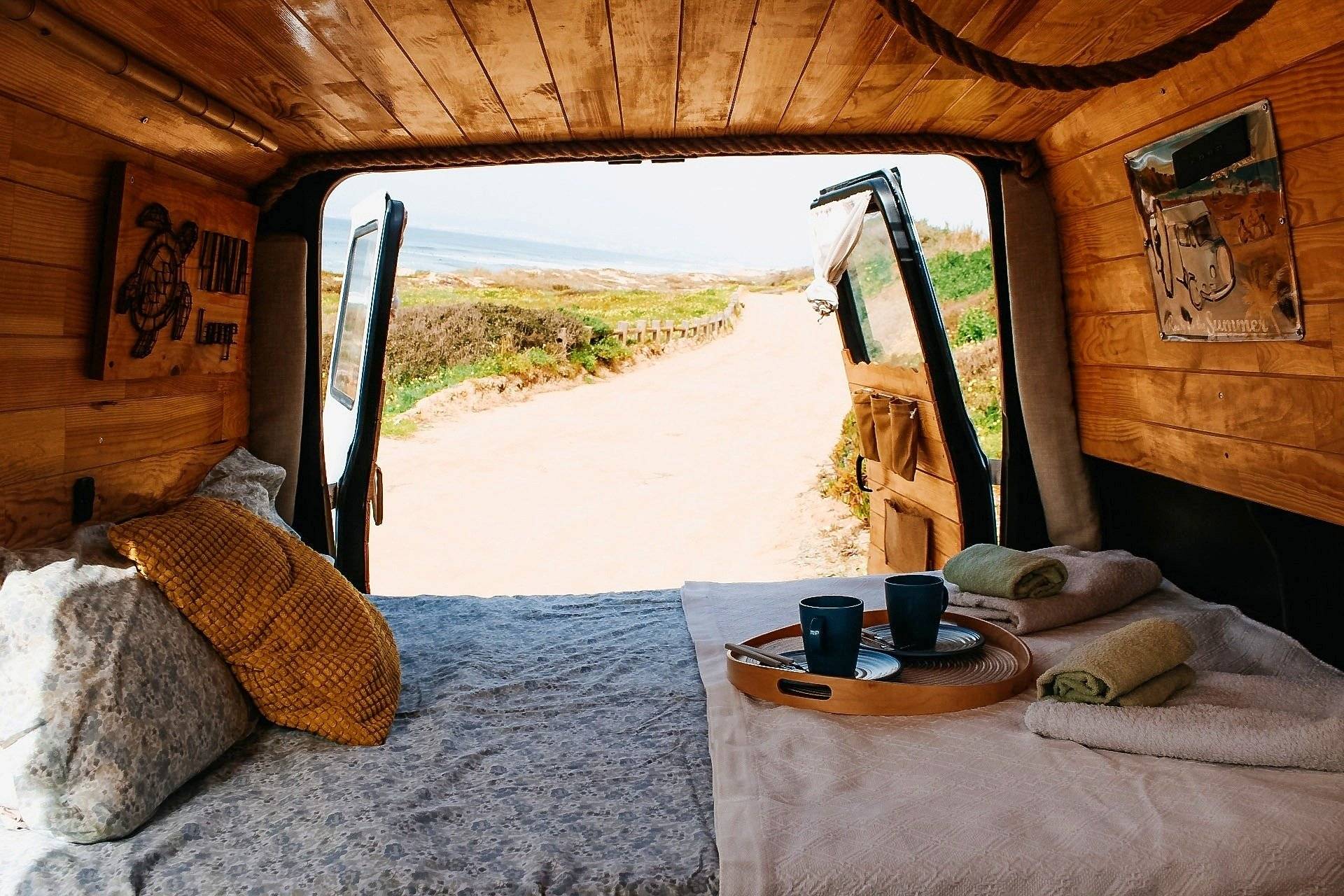 Car Caravane Ford transit