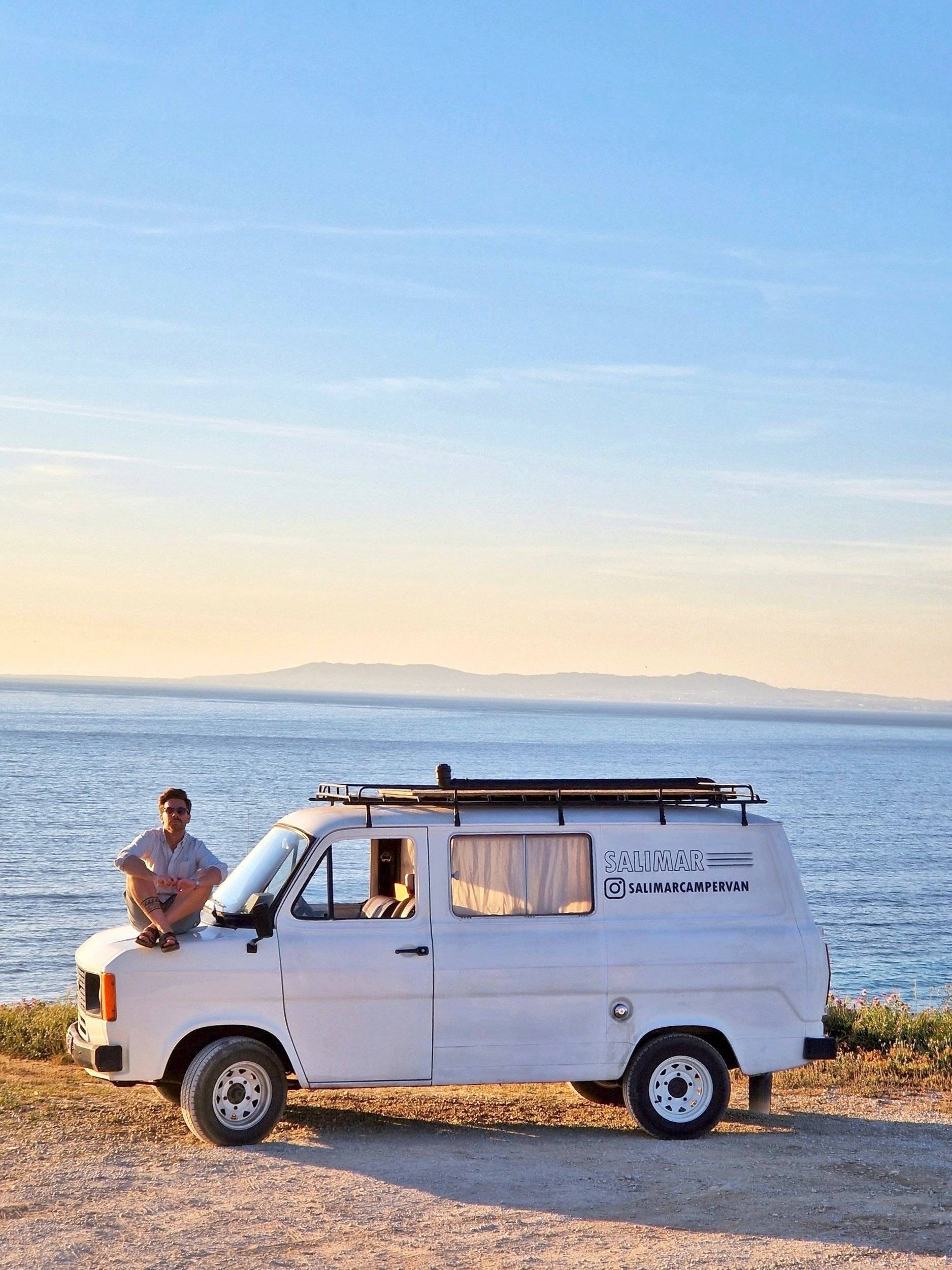 Car Caravane Ford transit