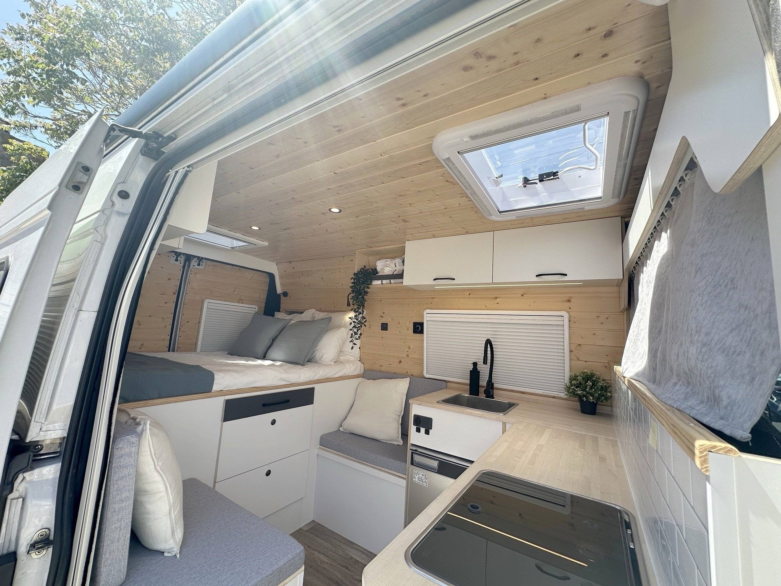 Camper Track DUCATO CAMPER VAN