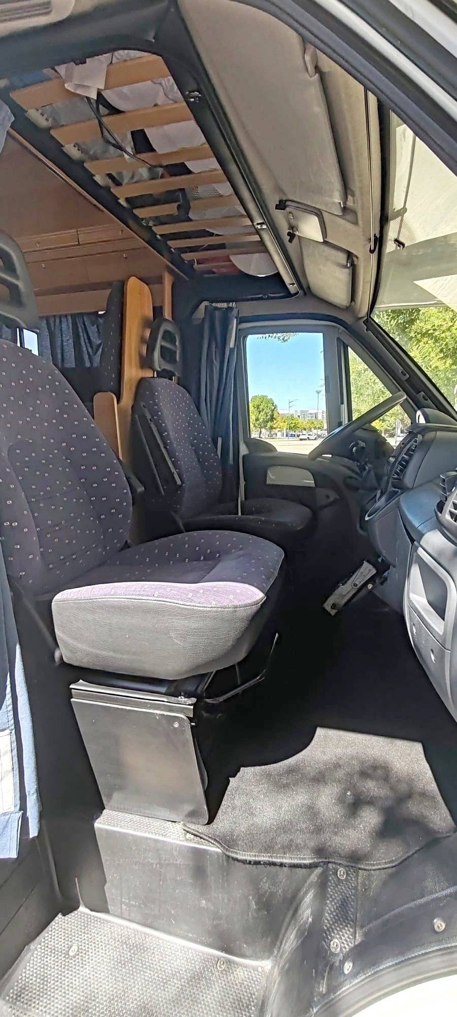 Dining Area Fiat Ducato 2,8 l 115 ch/Al-Ko - Yescapa