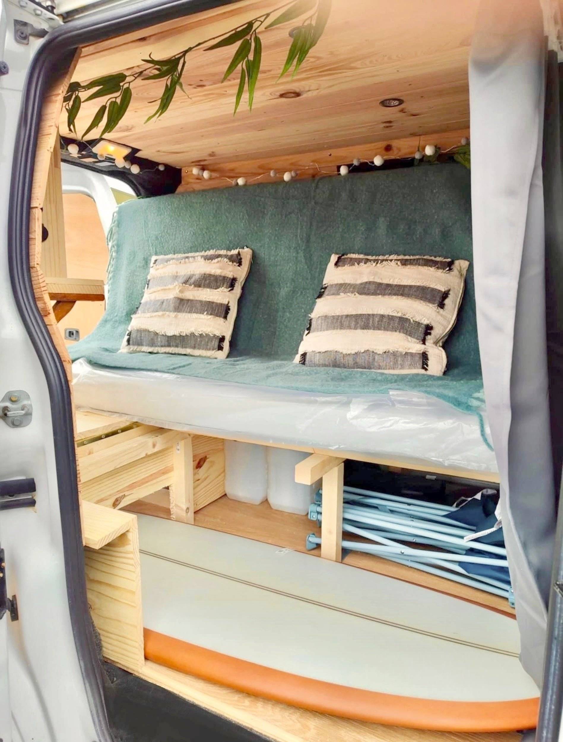 Slaapplaatsen Nissan NV200 - Yescapa