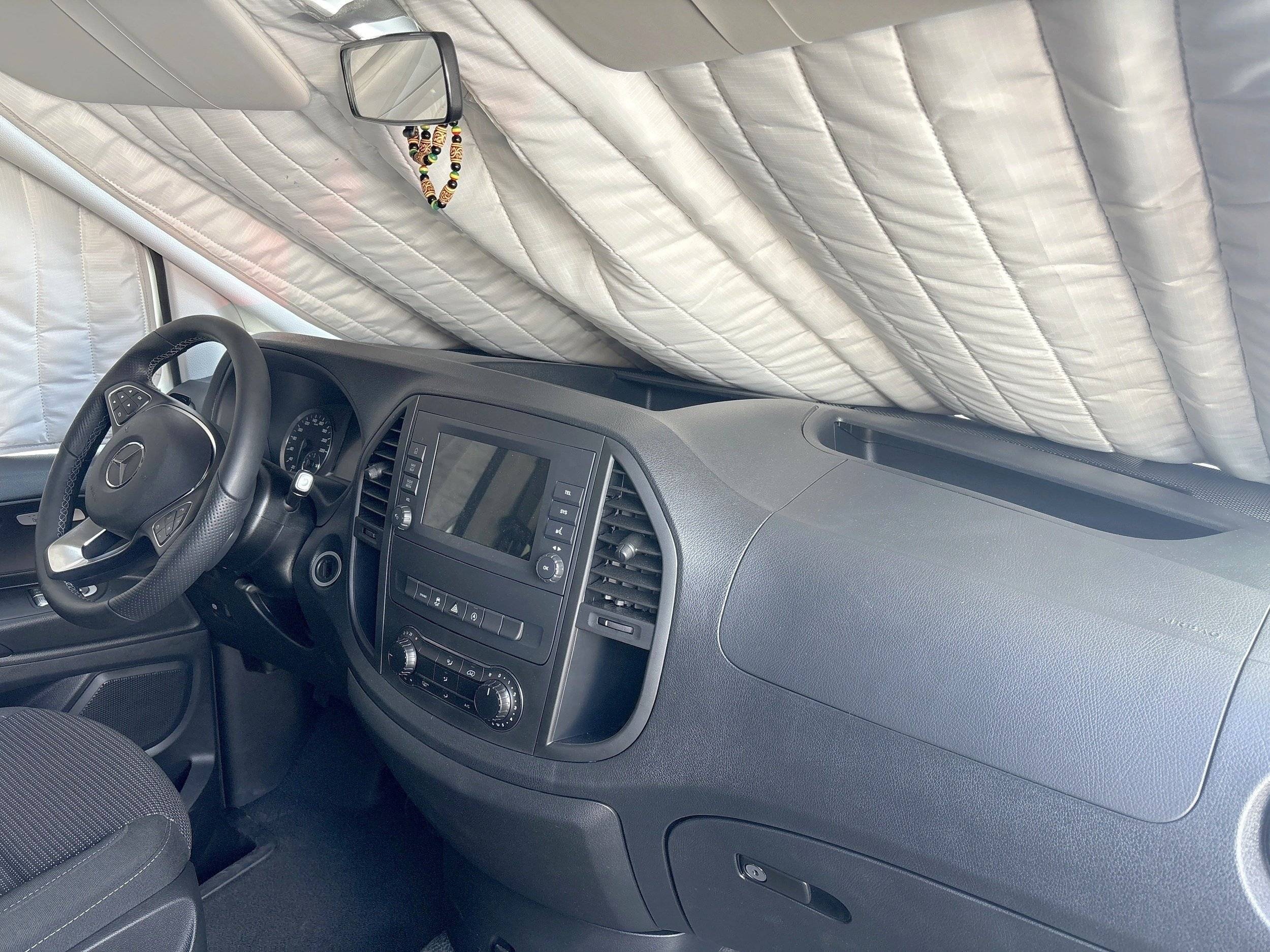 Fahrerbereich Mercedes Vito - Yescapa