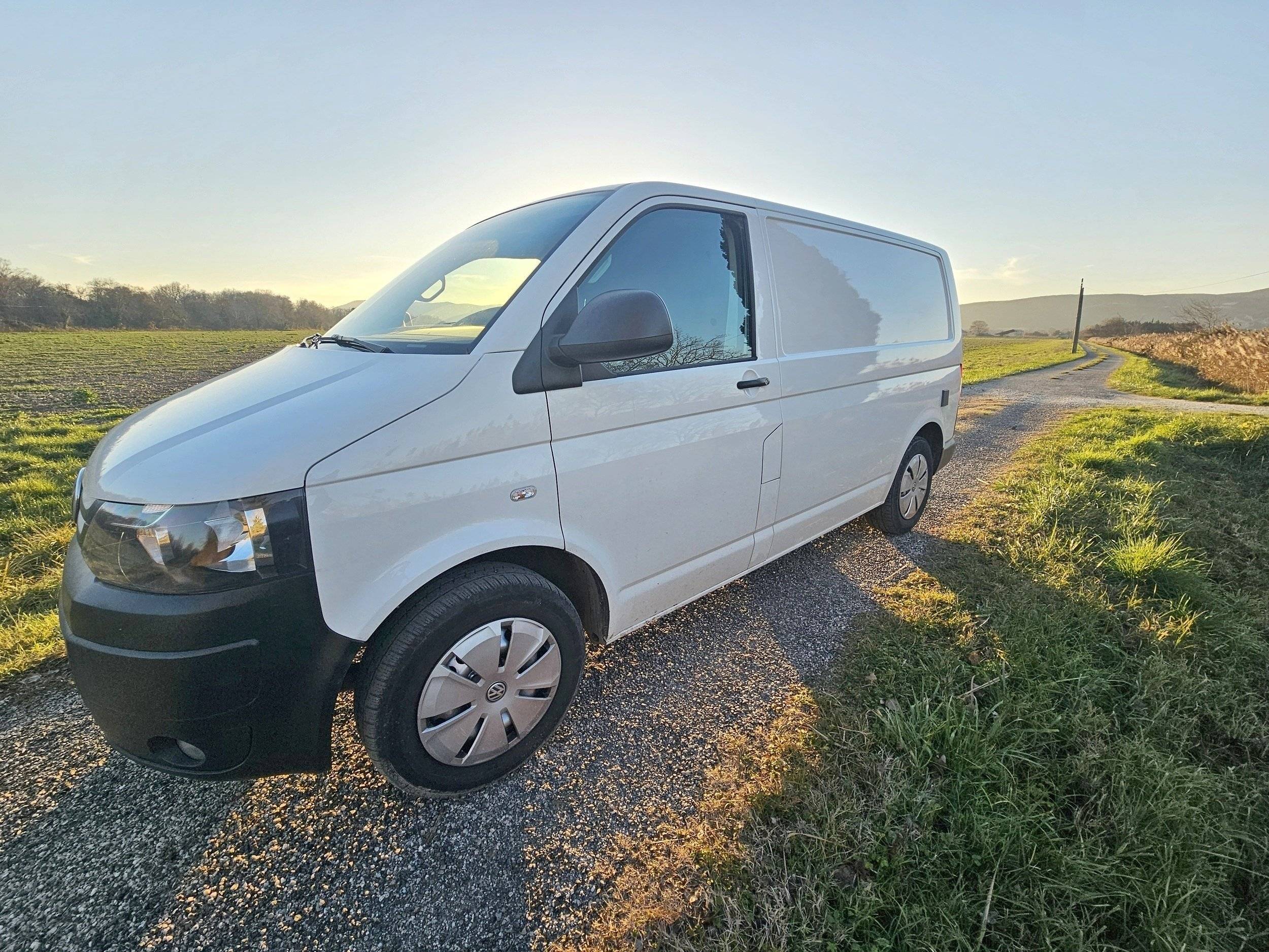 Vista del vehículo ángulo delantero Volkswagen - Yescapa