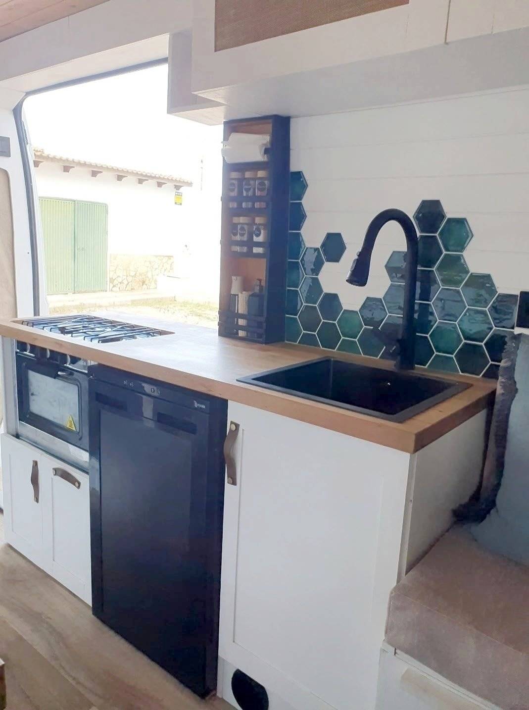 Angolo cucina Citroën Jumper 2,0 l 130 ch - Yescapa