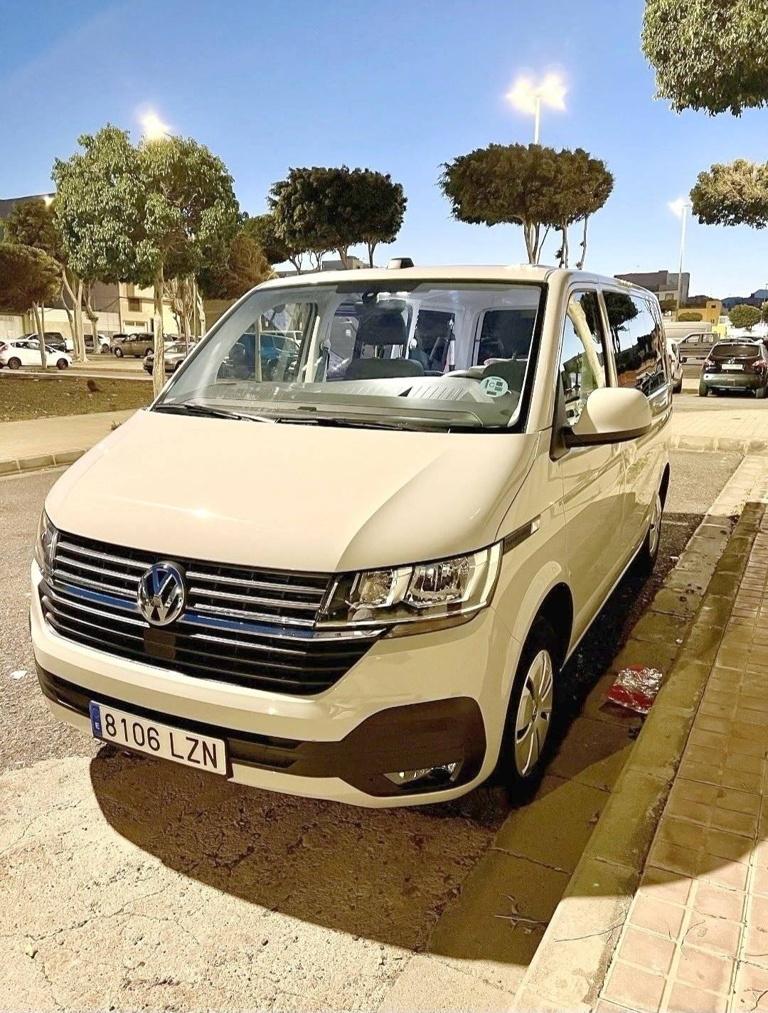 Vue avant de 3/4 Volkswagen T6 2,0 l 150 ch - Yescapa