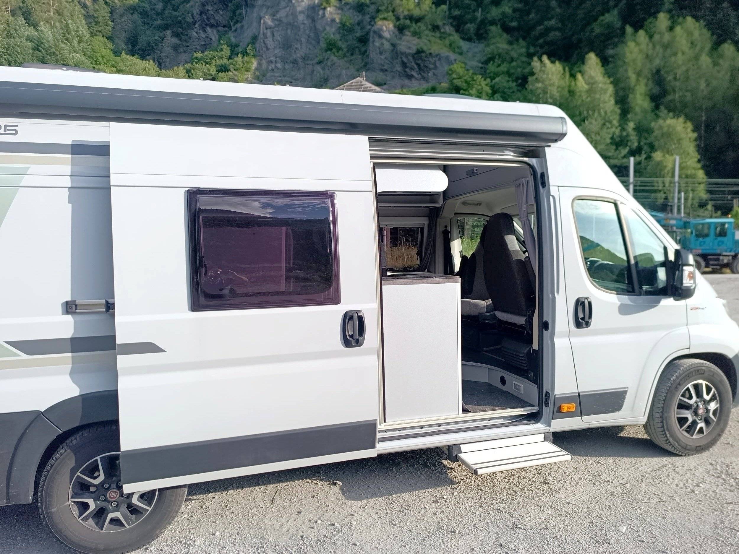 Weinsberg 630 MEG CARATOUR