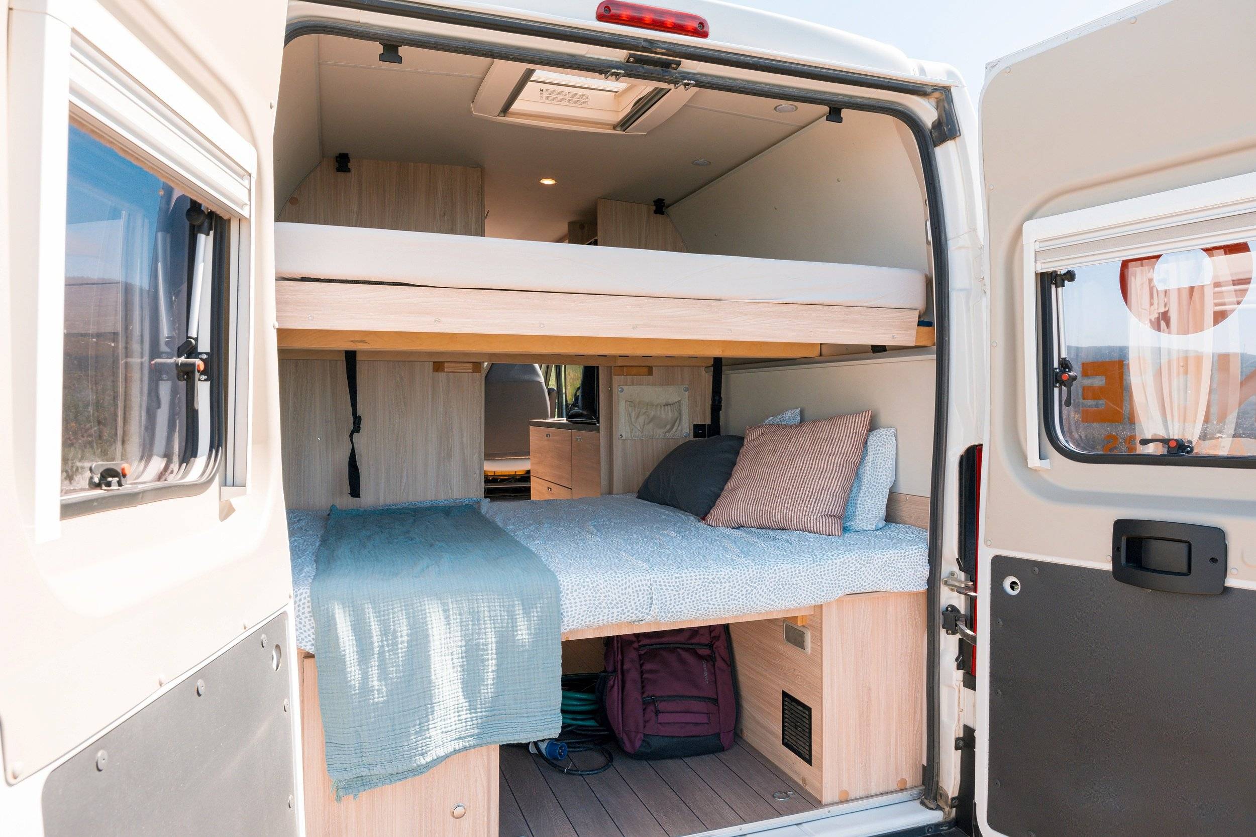 Berth Eu Active Bunk 4 Manual Base Eu Active Bunk 4 Manual Base - Yescapa