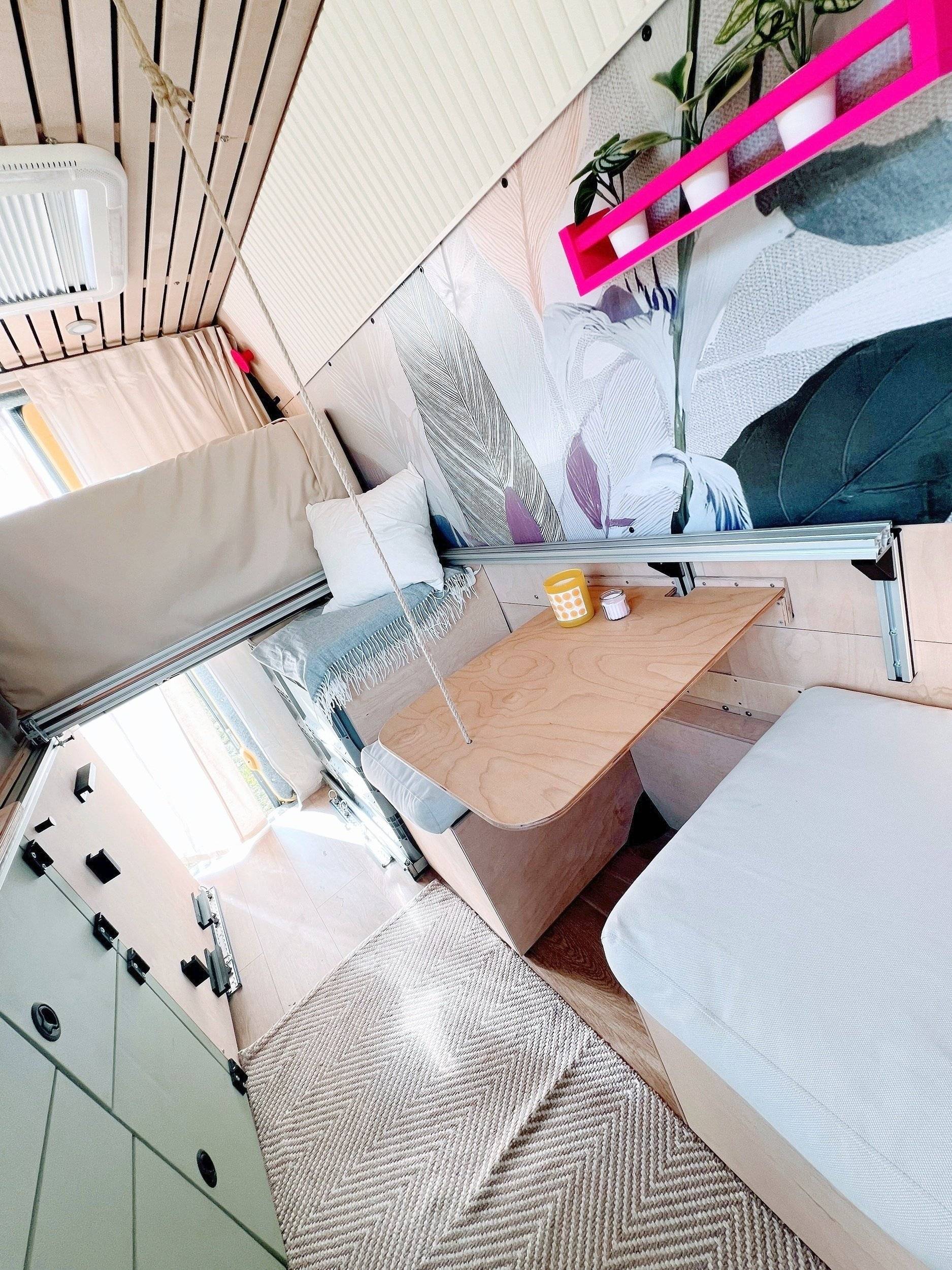 Dining Area Volkswagen Volkswagen Crafter - Yescapa