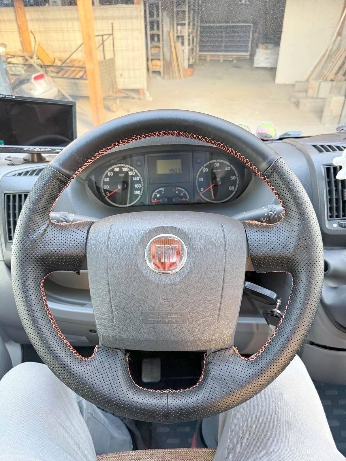 Dining Area Fiat 2,3 l 130 ch - Yescapa