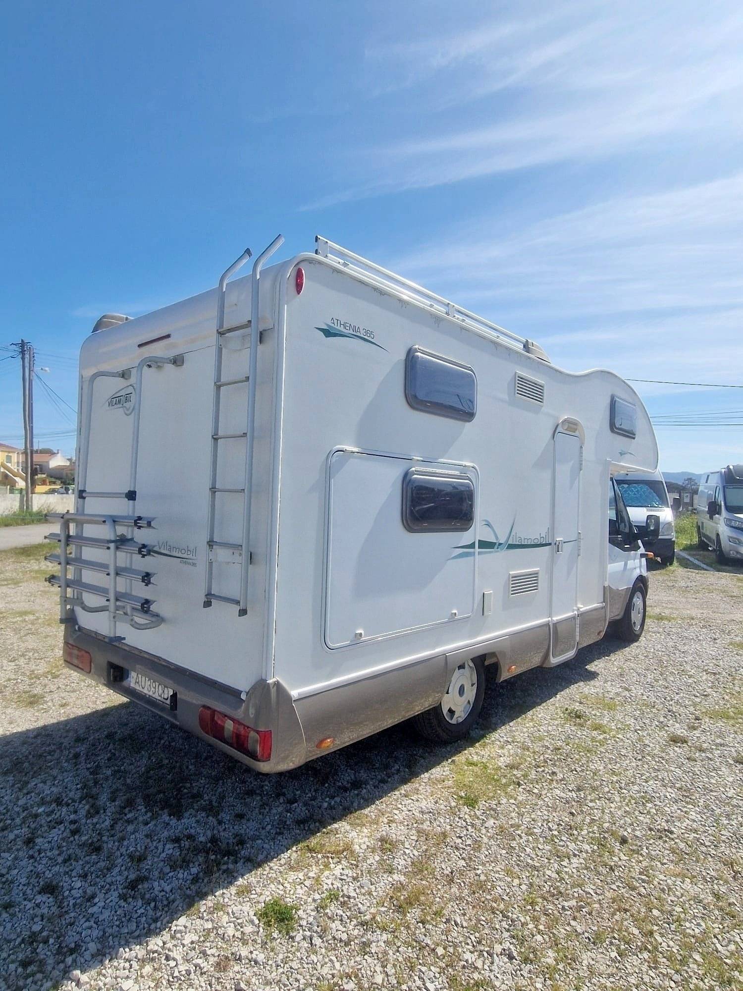 Vilamobil Ford Transit