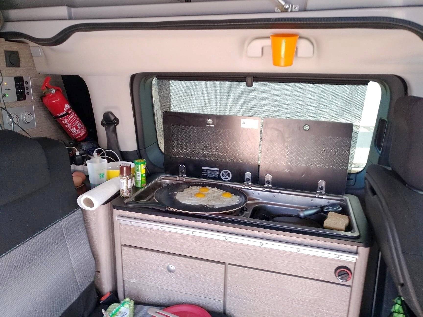 Kitchen Citroën Jumpy 2l 180cv bte auto - Yescapa