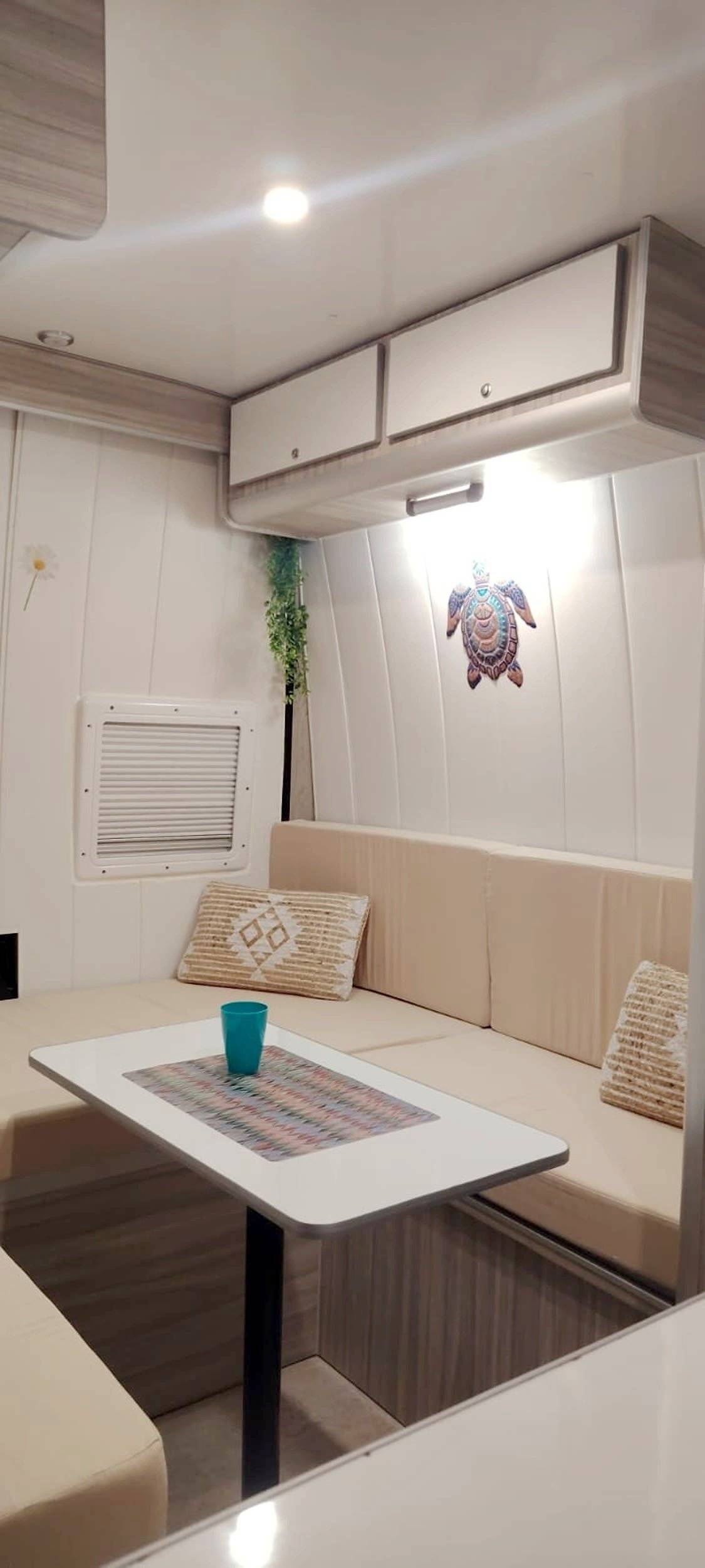 Dinette Fiat Ducato 2,3 130 ch - Yescapa