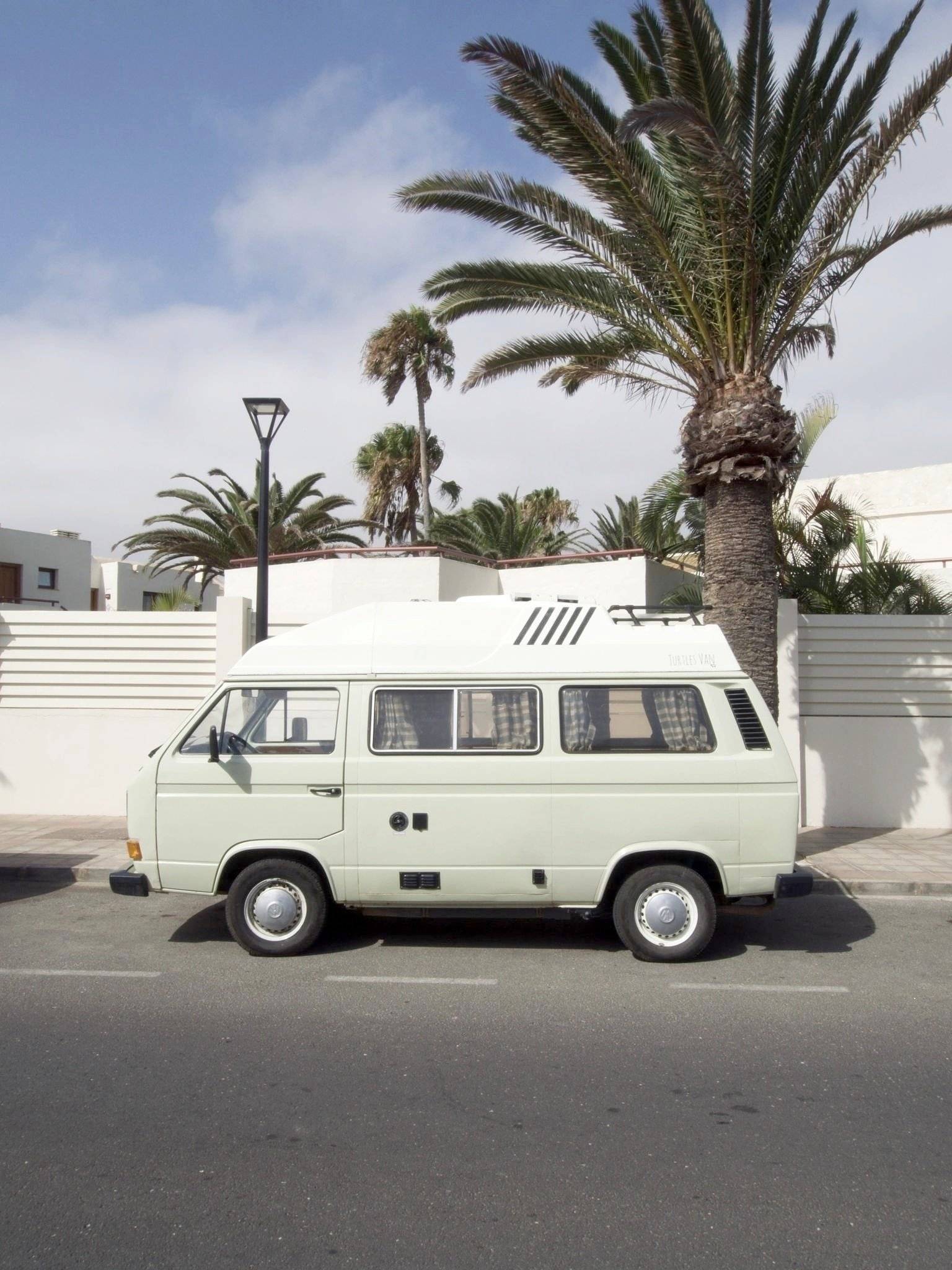 Vue avant de 3/4 Volkswagen T3 - Yescapa