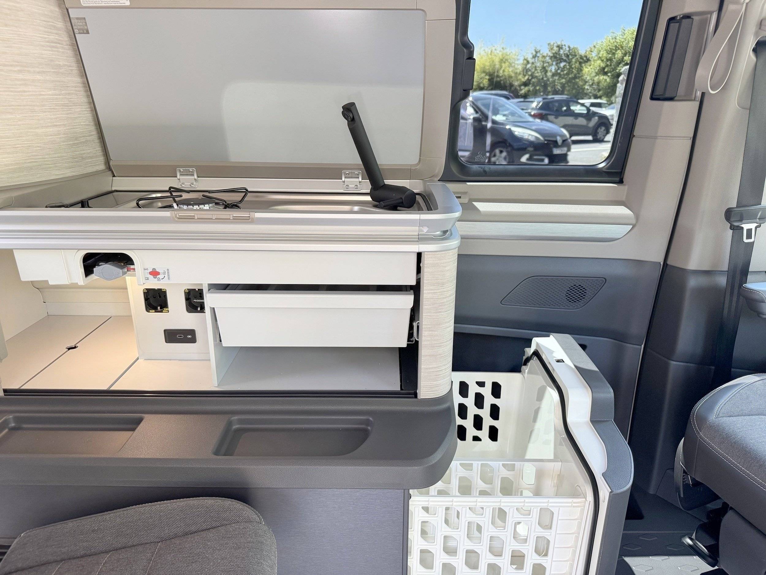 Coin cuisine Volkswagen T7 CALIFORNIA OCEAN - Yescapa
