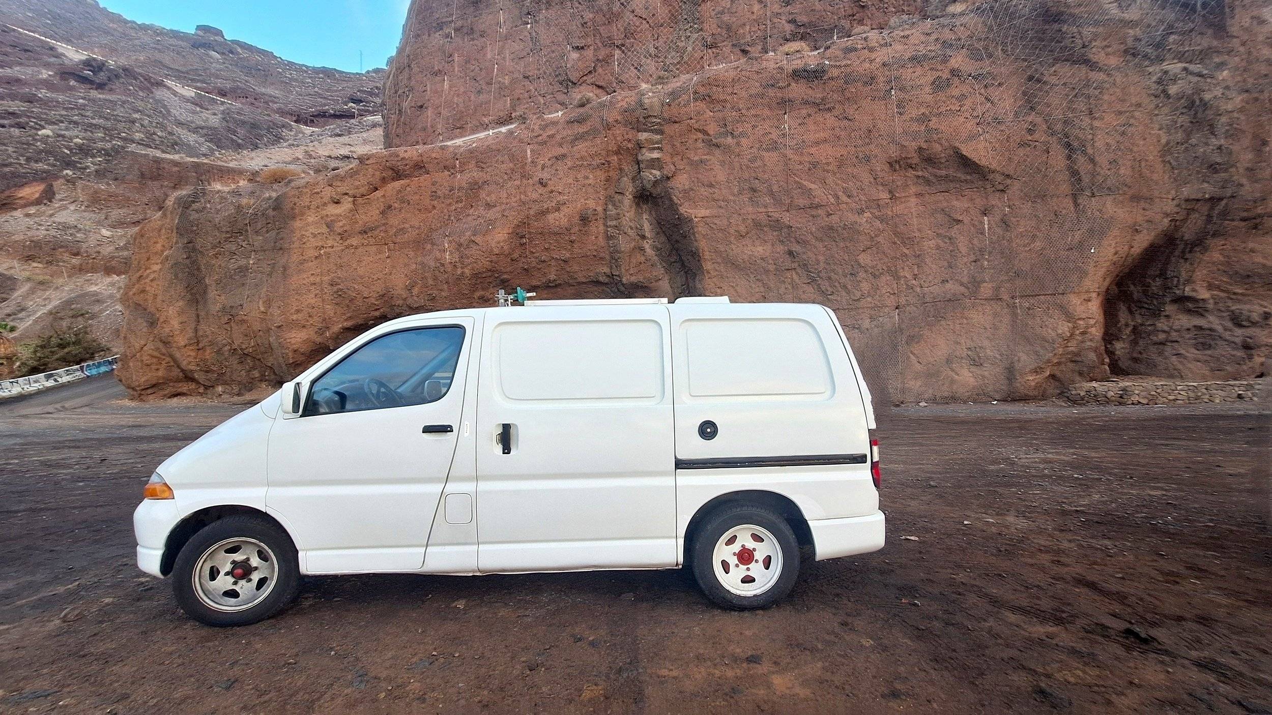 Ilusion TOYOTA HIACE