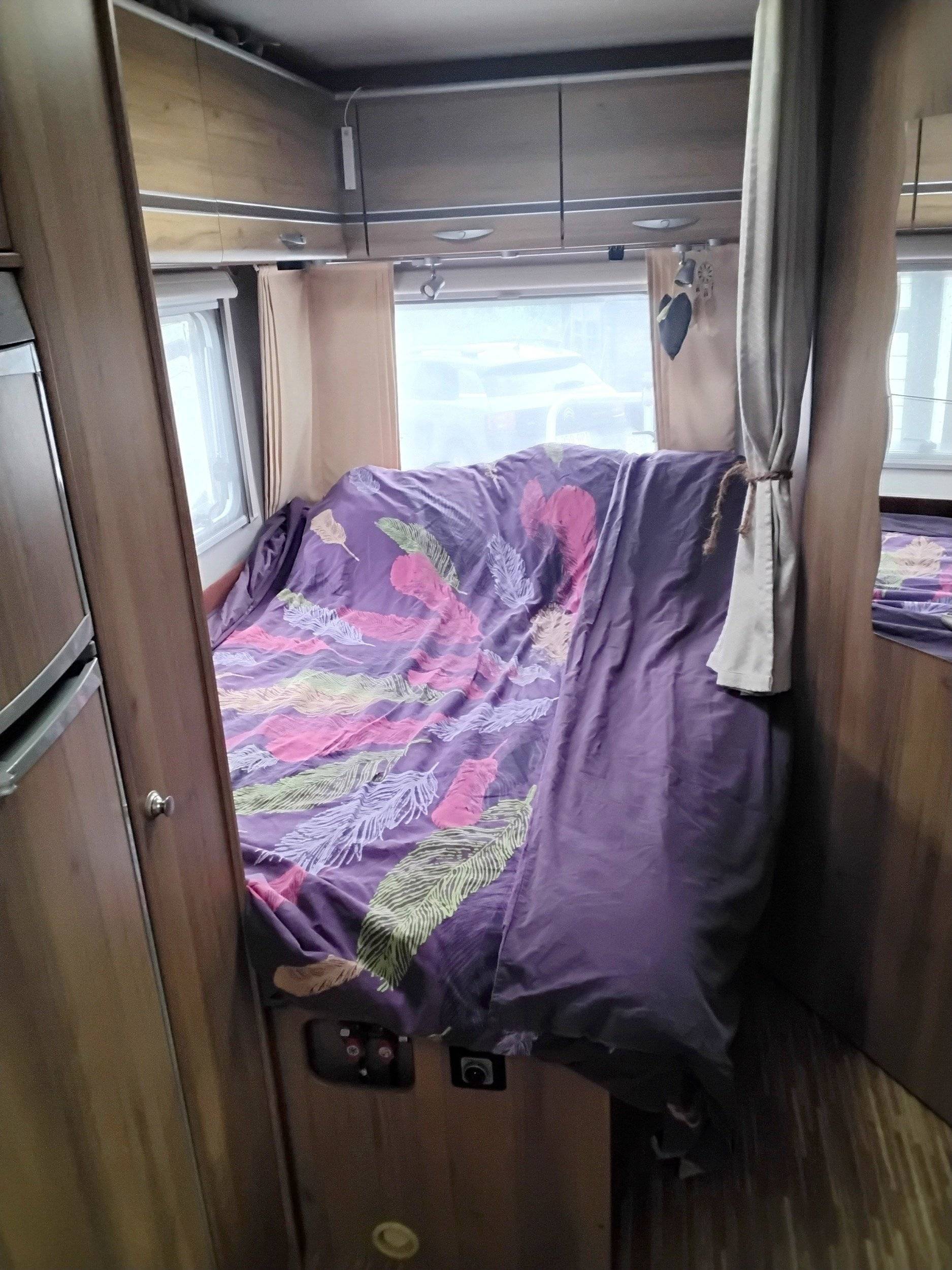 Berth Ford Transit 2,3 TDCI 130 - Yescapa