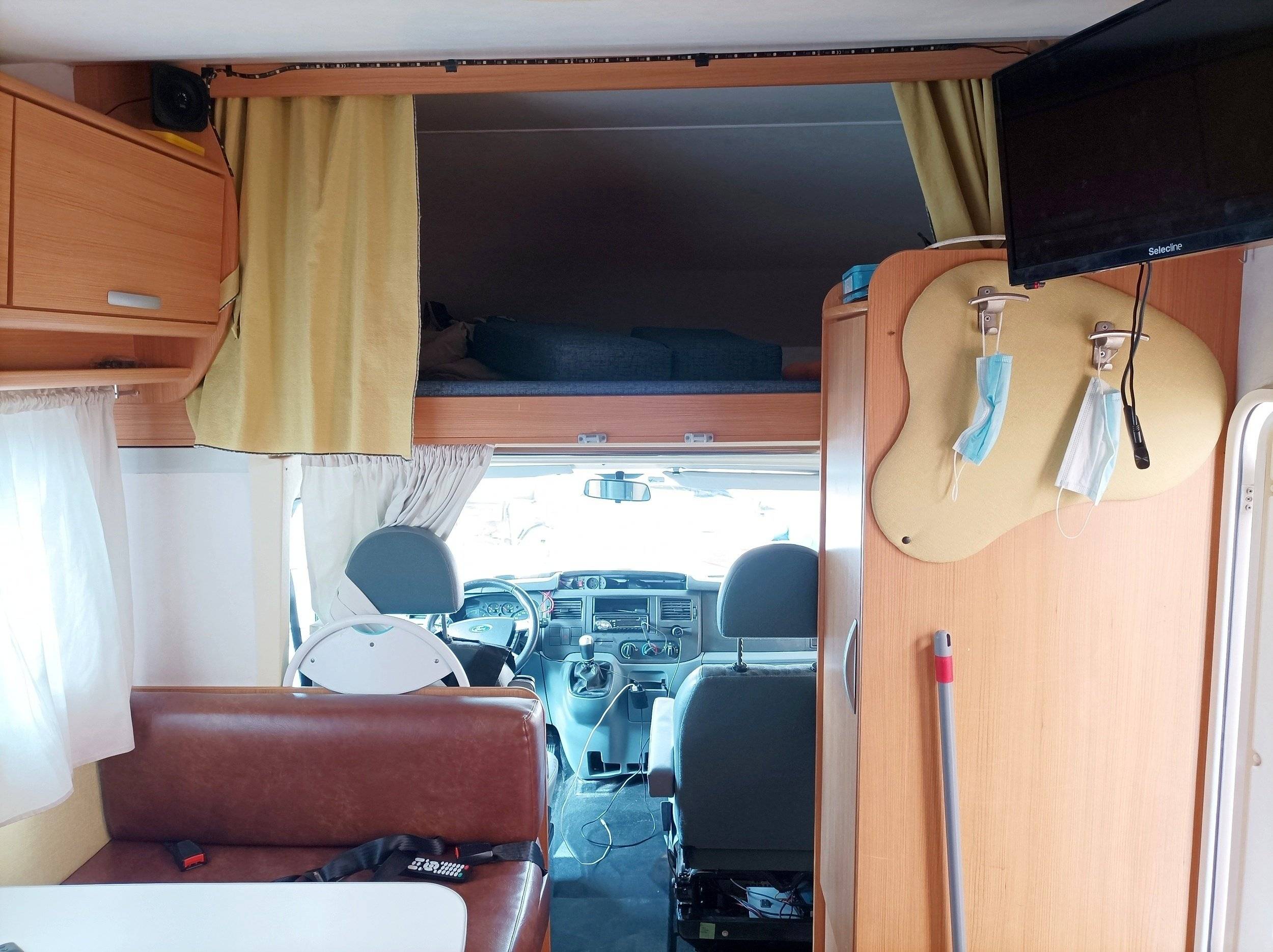 Dinette Ford - Yescapa