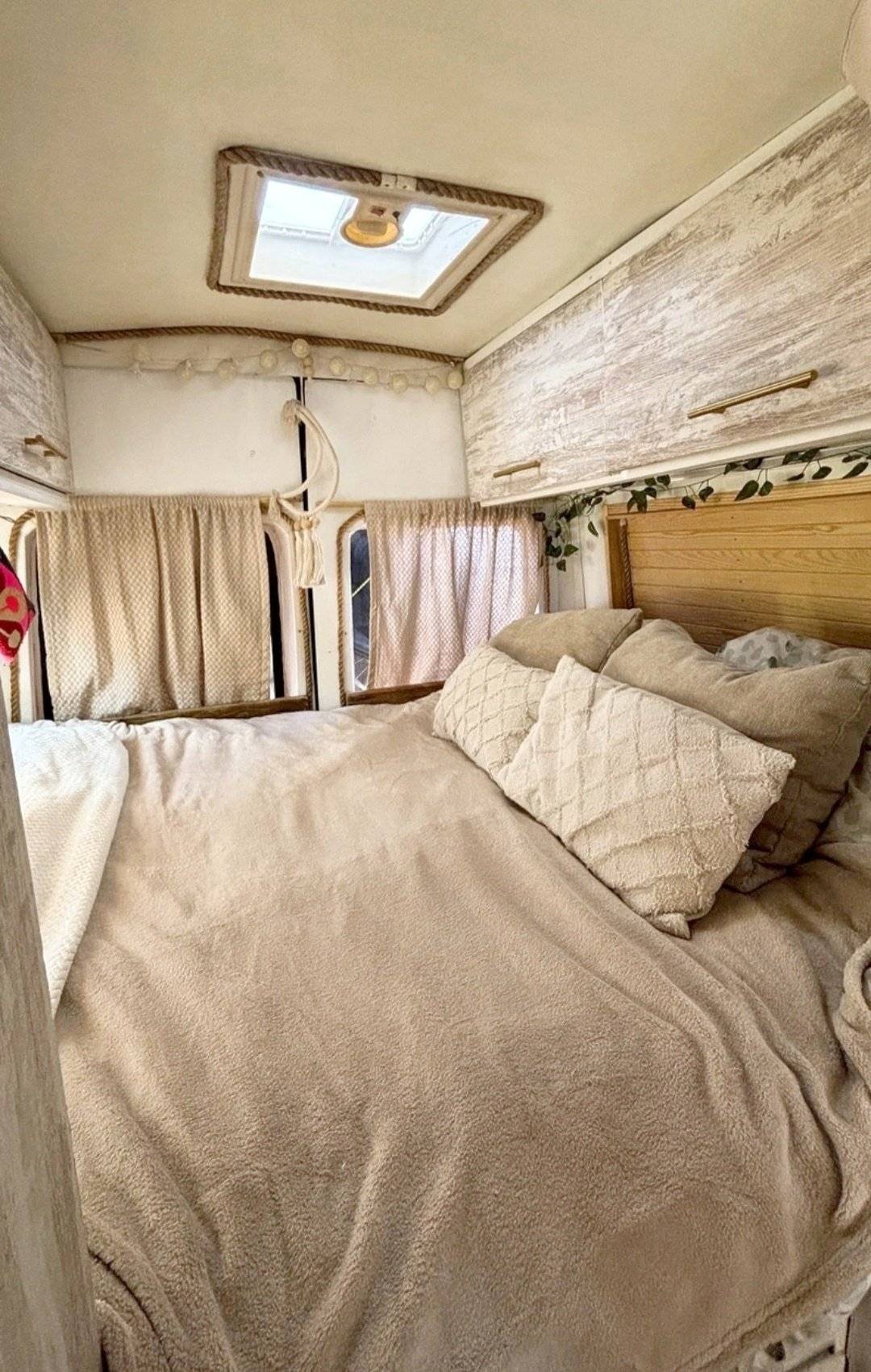 Couchages Volkswagen LT35 - Yescapa