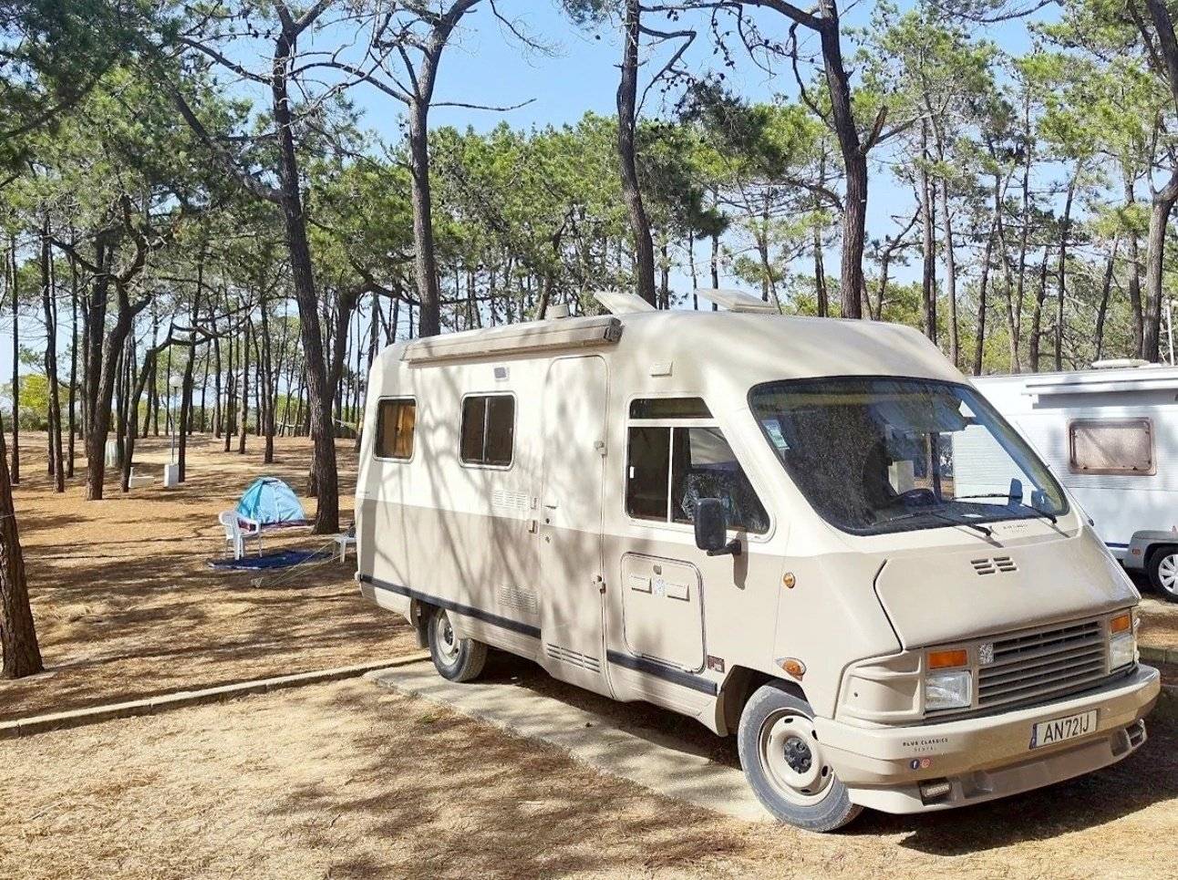 Vue avant de 3/4 Citroën Citroën c25 - Yescapa