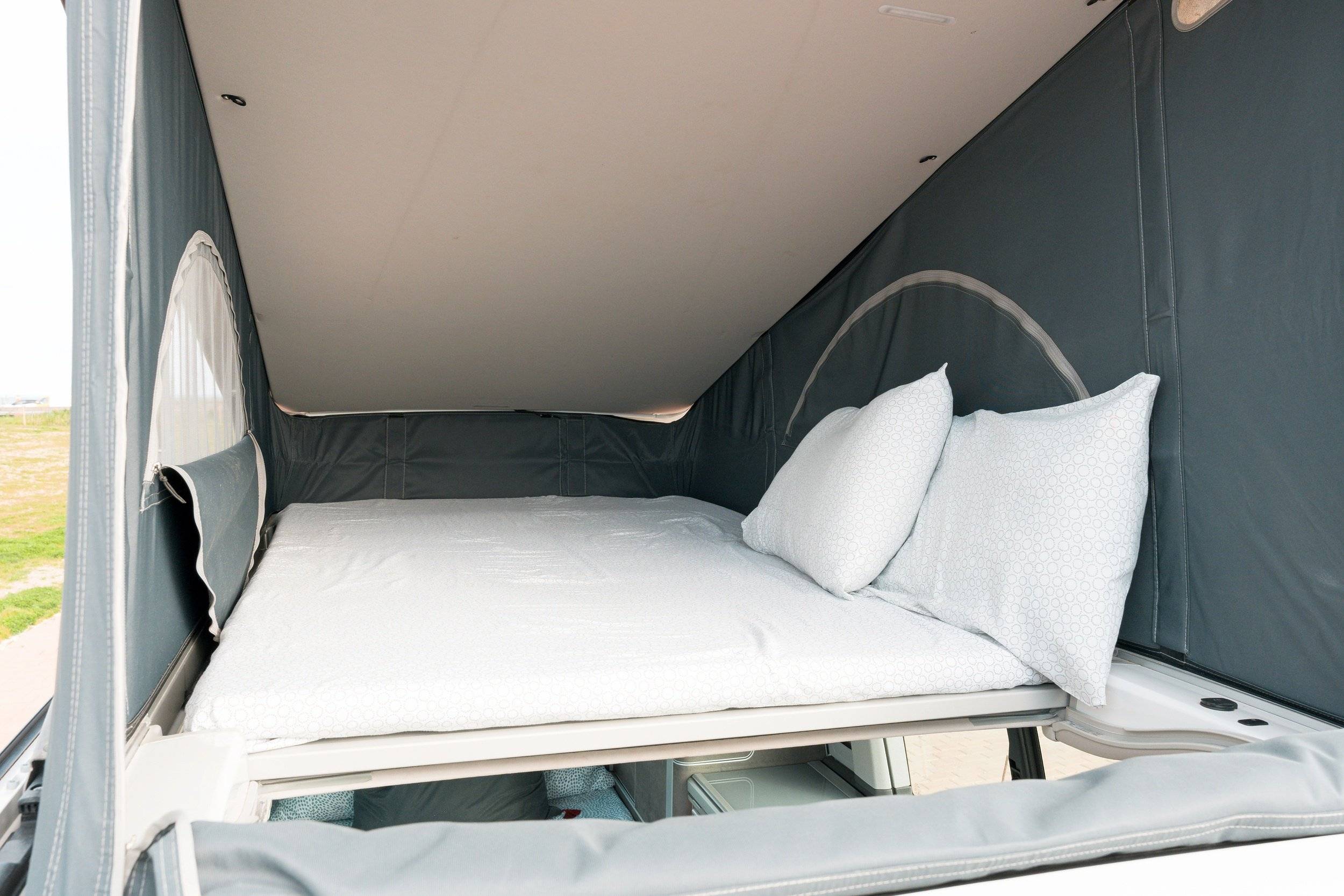 Couchages Eu California Standard 4 Auto Base Eu California Standard 4 Auto Base - Yescapa