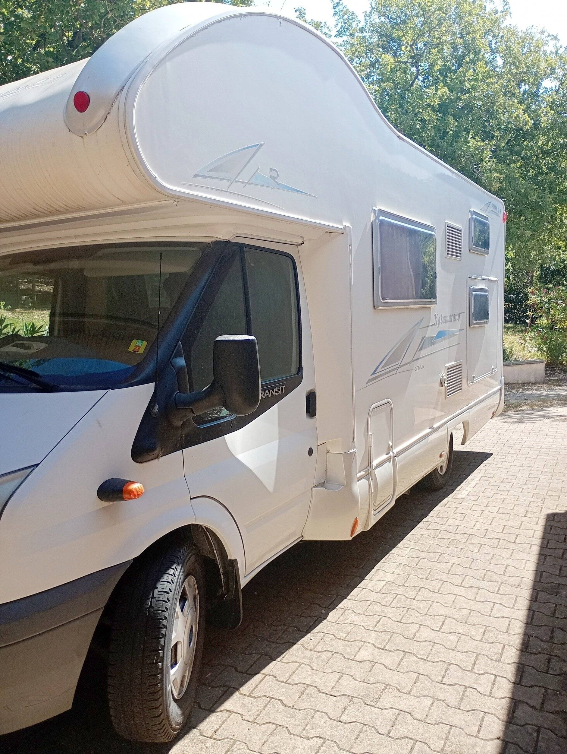 Vista del vehicle angle davanter  - Yescapa