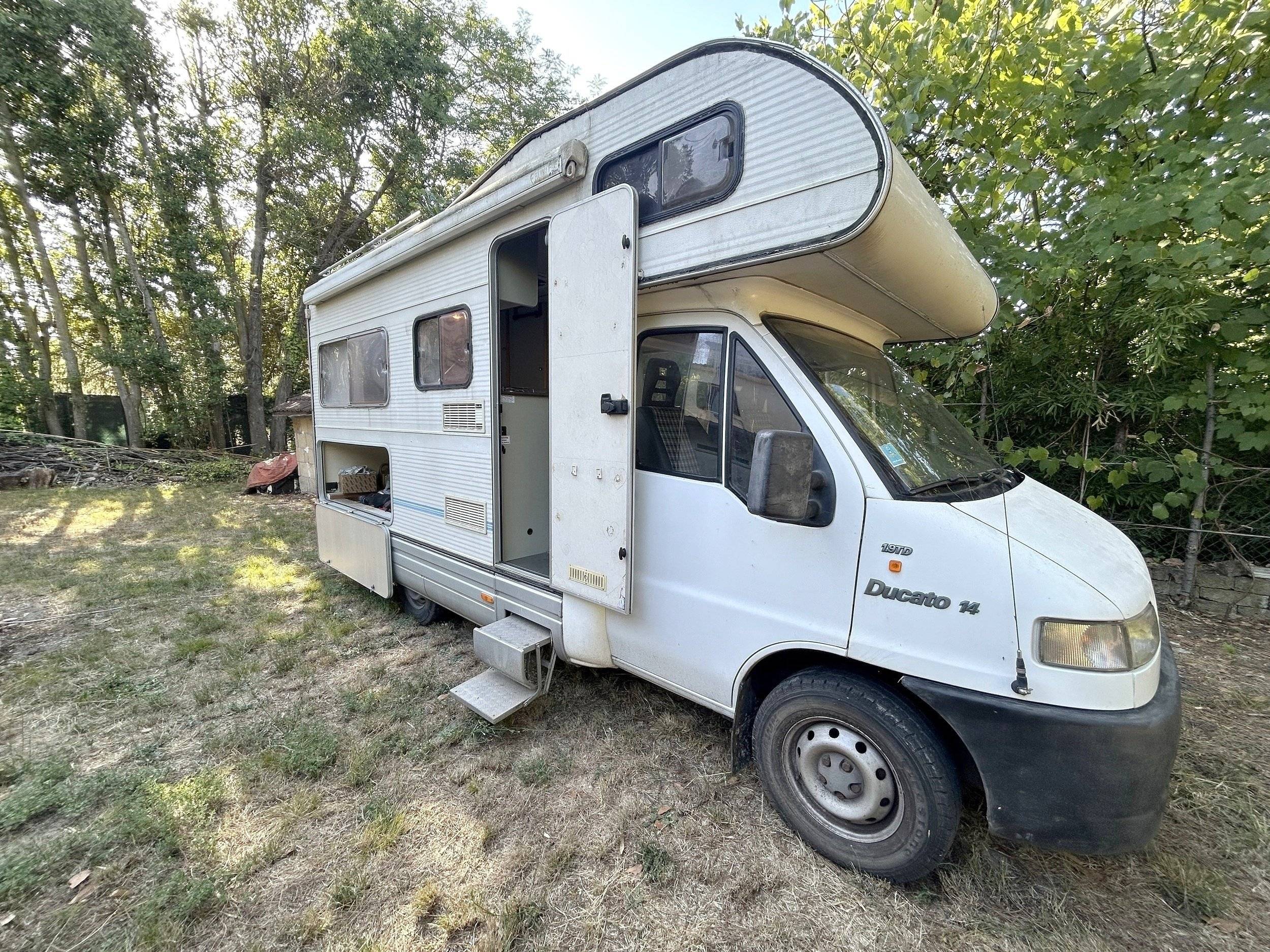 Voorkant 3/4 Fiat Ducato - Yescapa