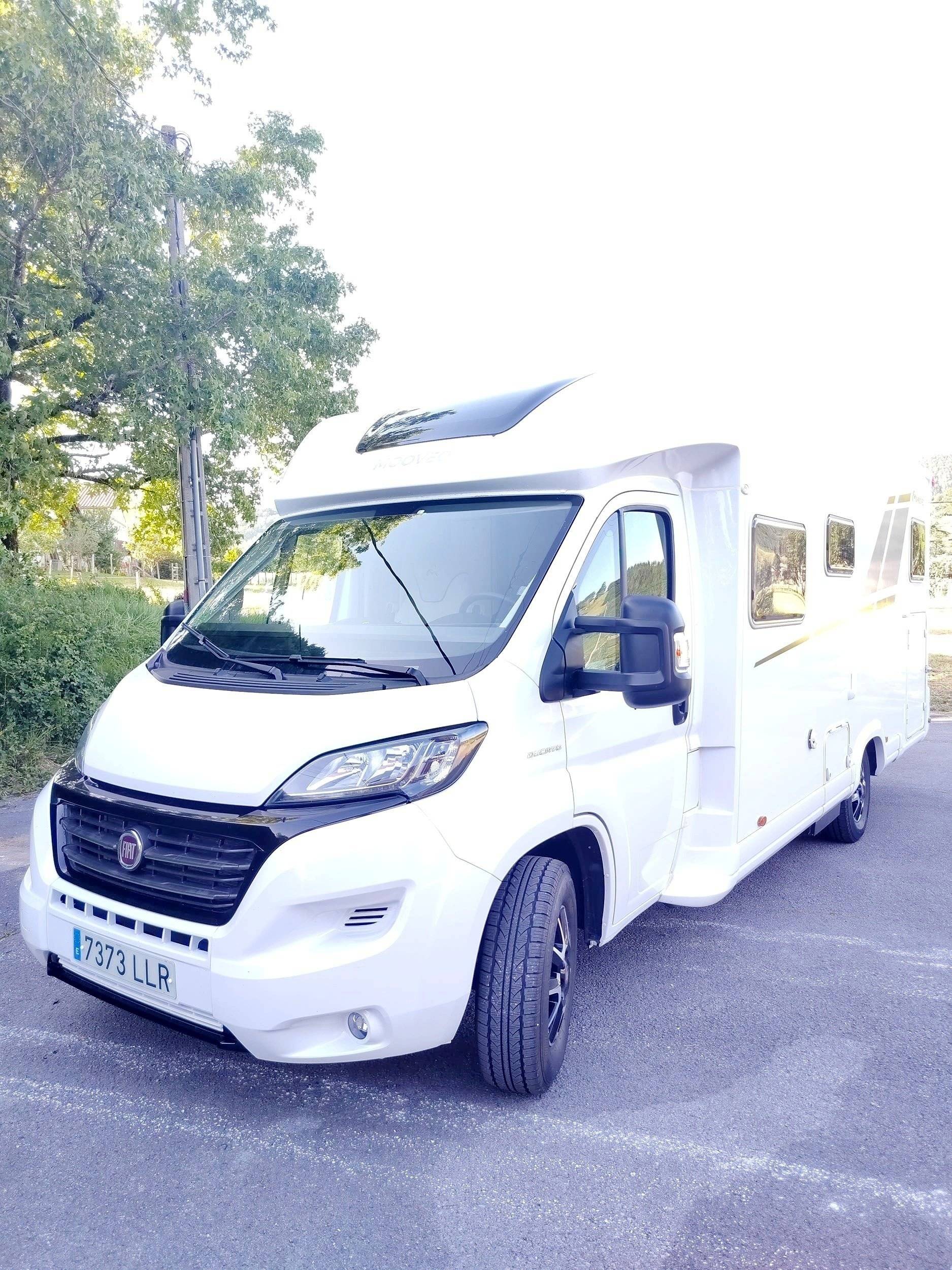 Front view from 3/4 Fiat Ducato 2,3 l 148 ch - Yescapa
