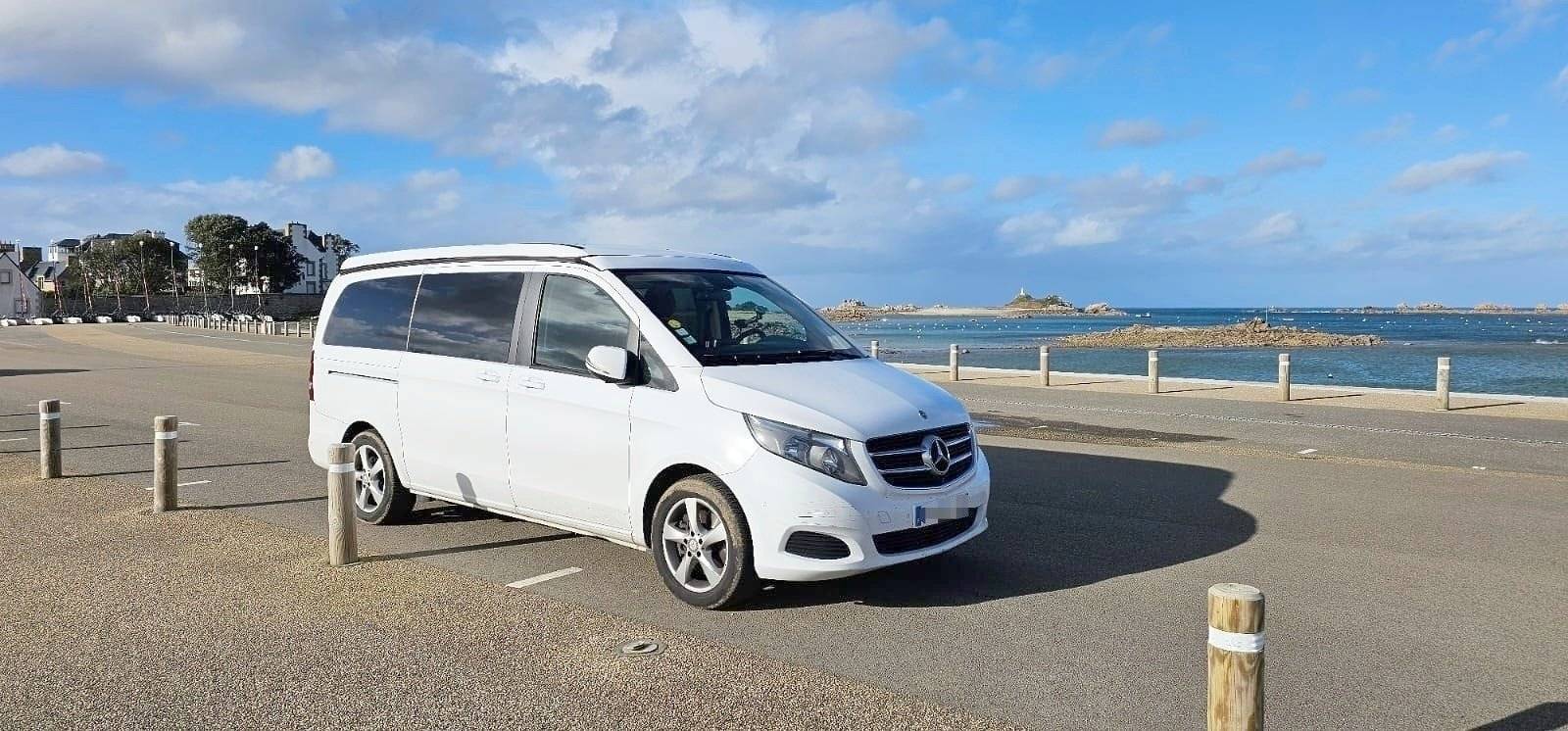 Front view from 3/4 Mercedes Classe V 2,14 l 190 ch - Yescapa