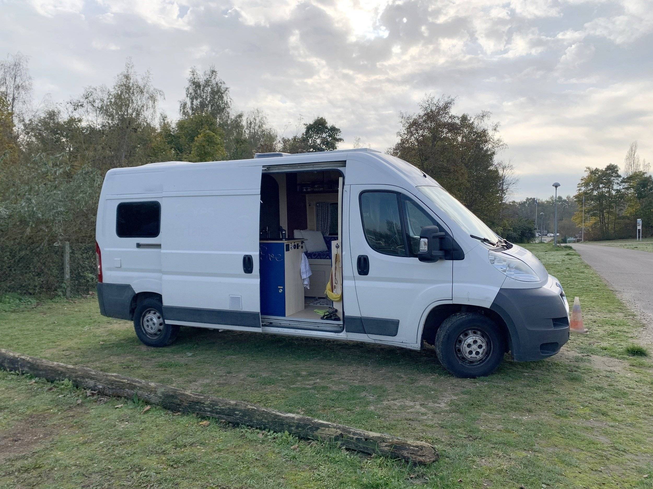 en camionette suzette Peugeot boxer