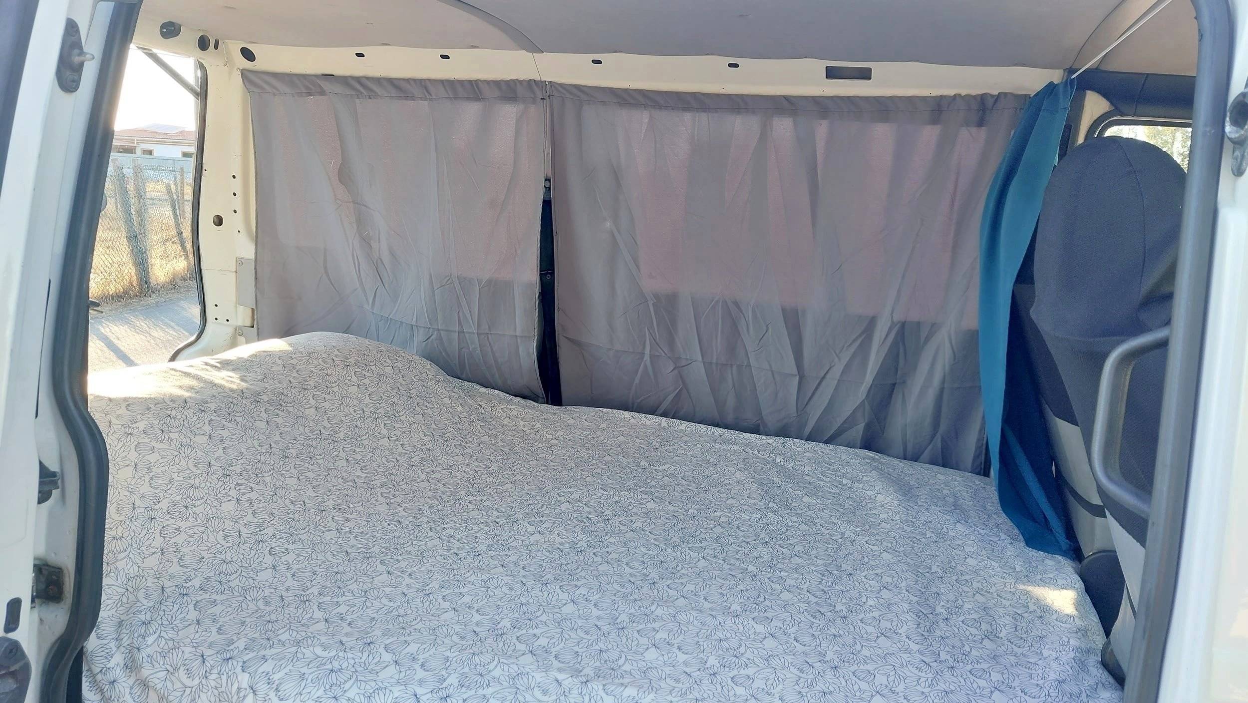 Berth Volkswagen T4 - Yescapa