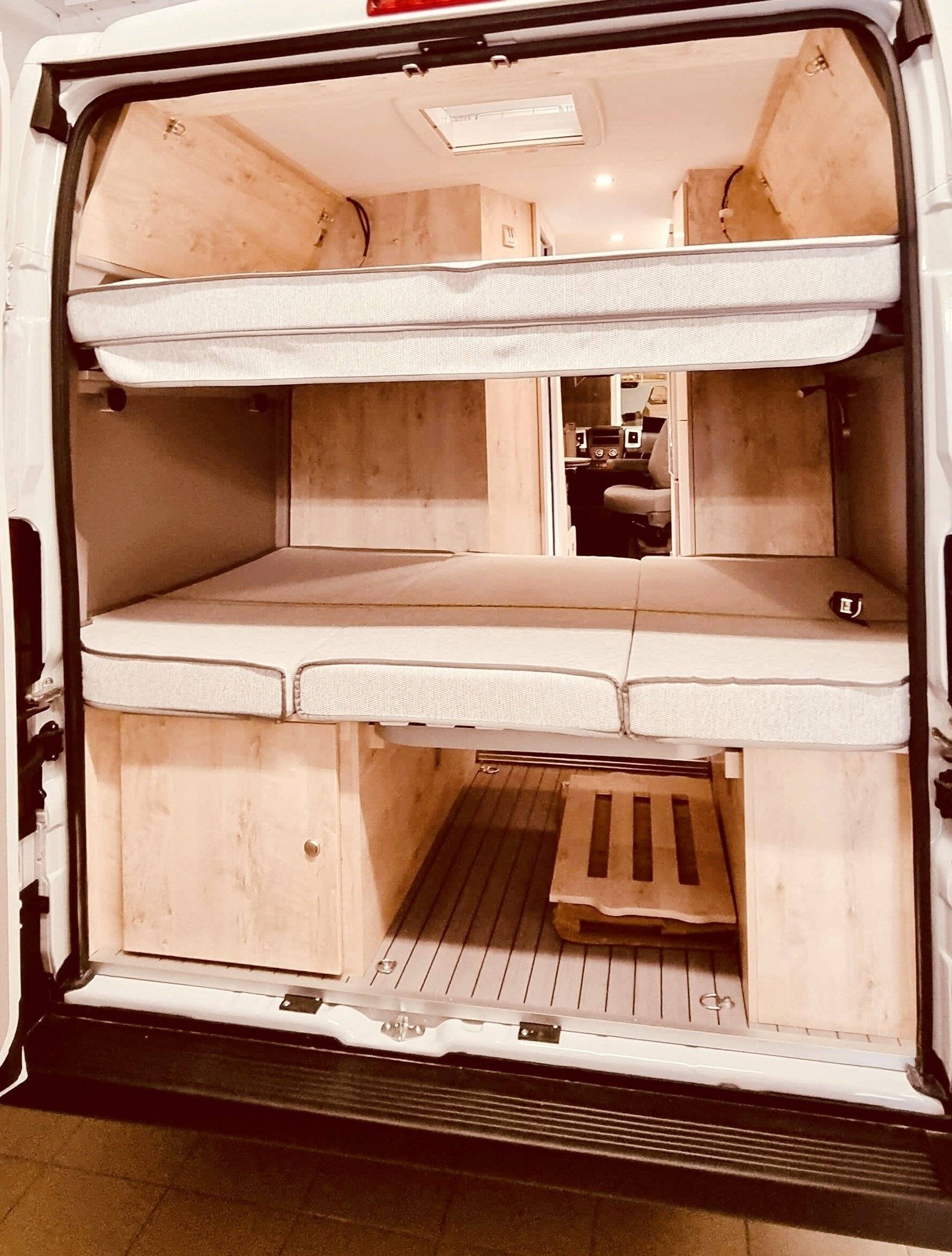 Jumper Desert Island