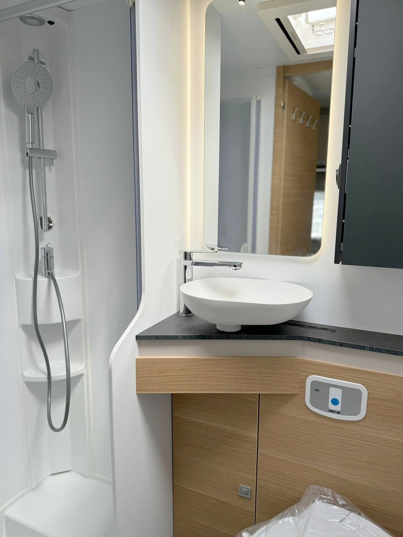 Adria ADRIA CORAL AXESS XL 670 DK