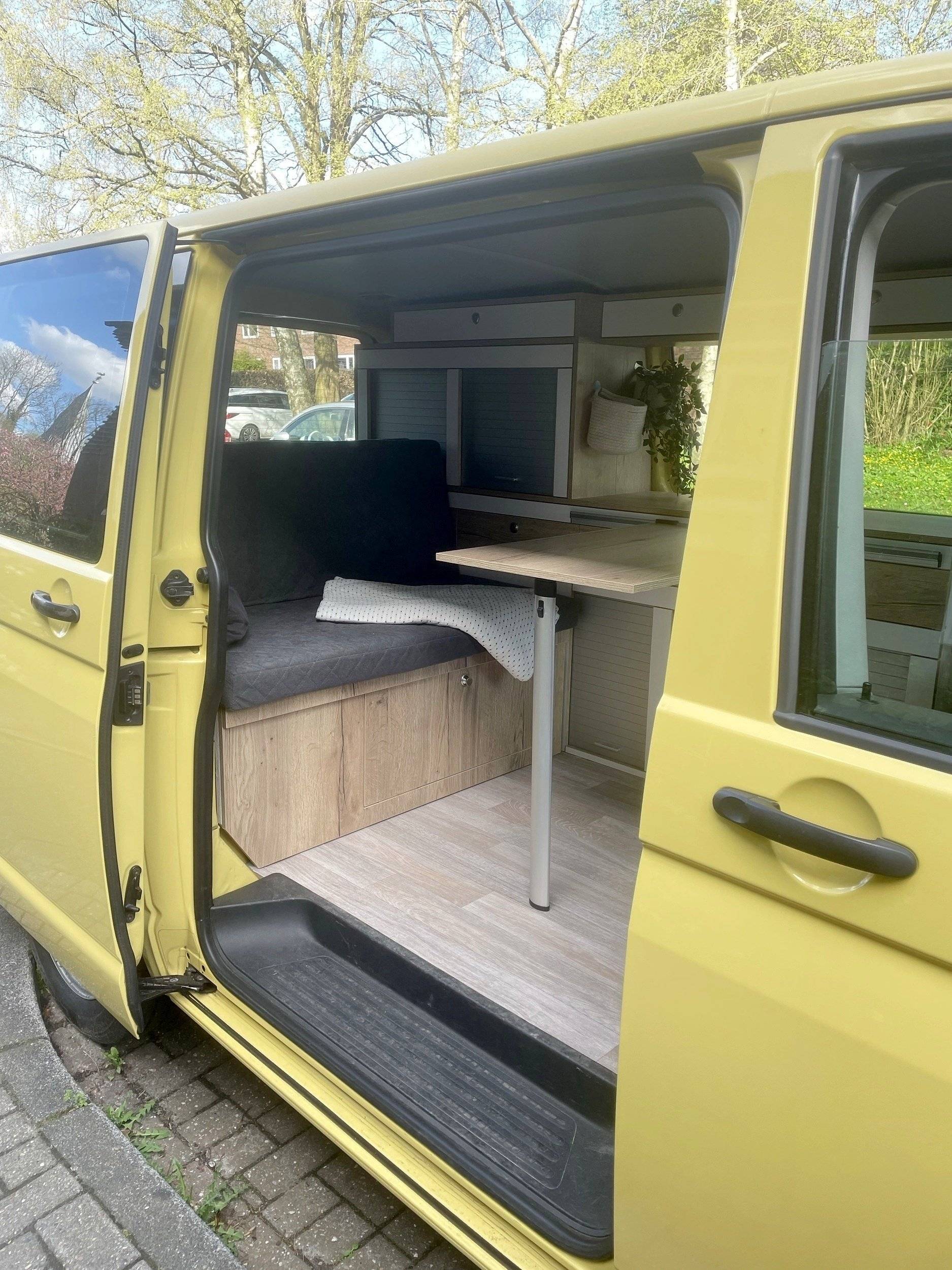 Volkswagen T5 2 l 84 ch