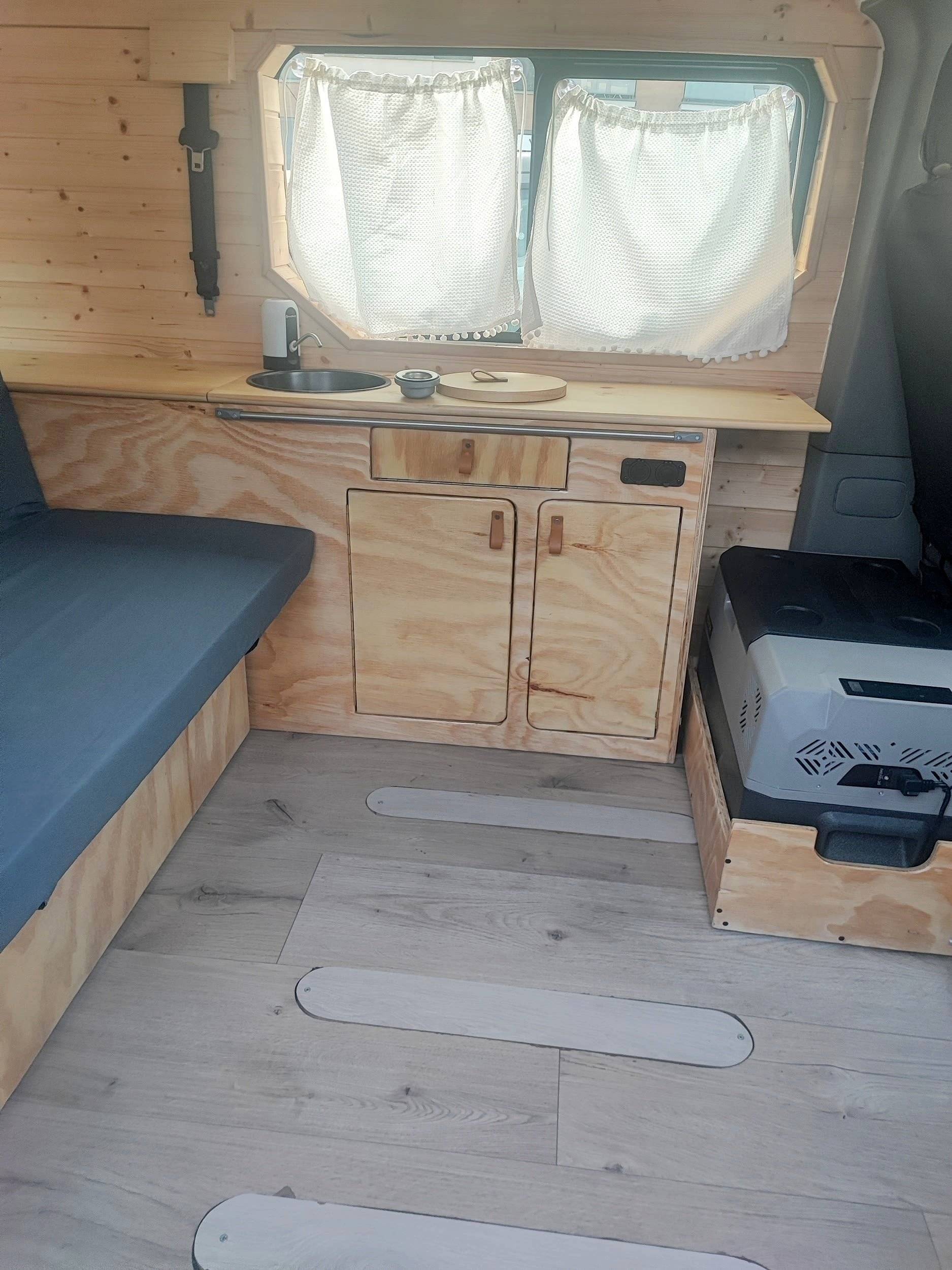 Campster Primastar L2H1 1,9 L 90 ch