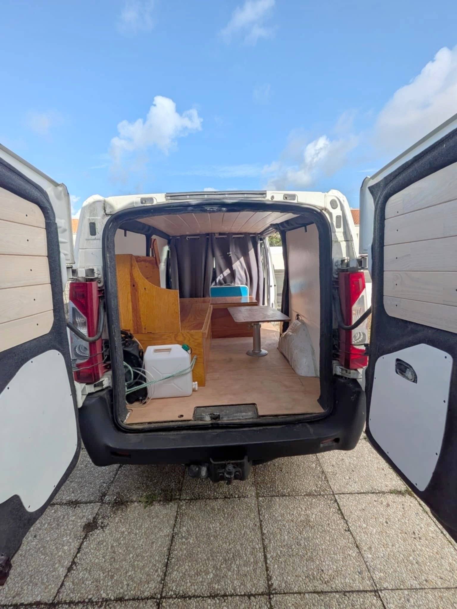 Dinette Peugeot - Yescapa