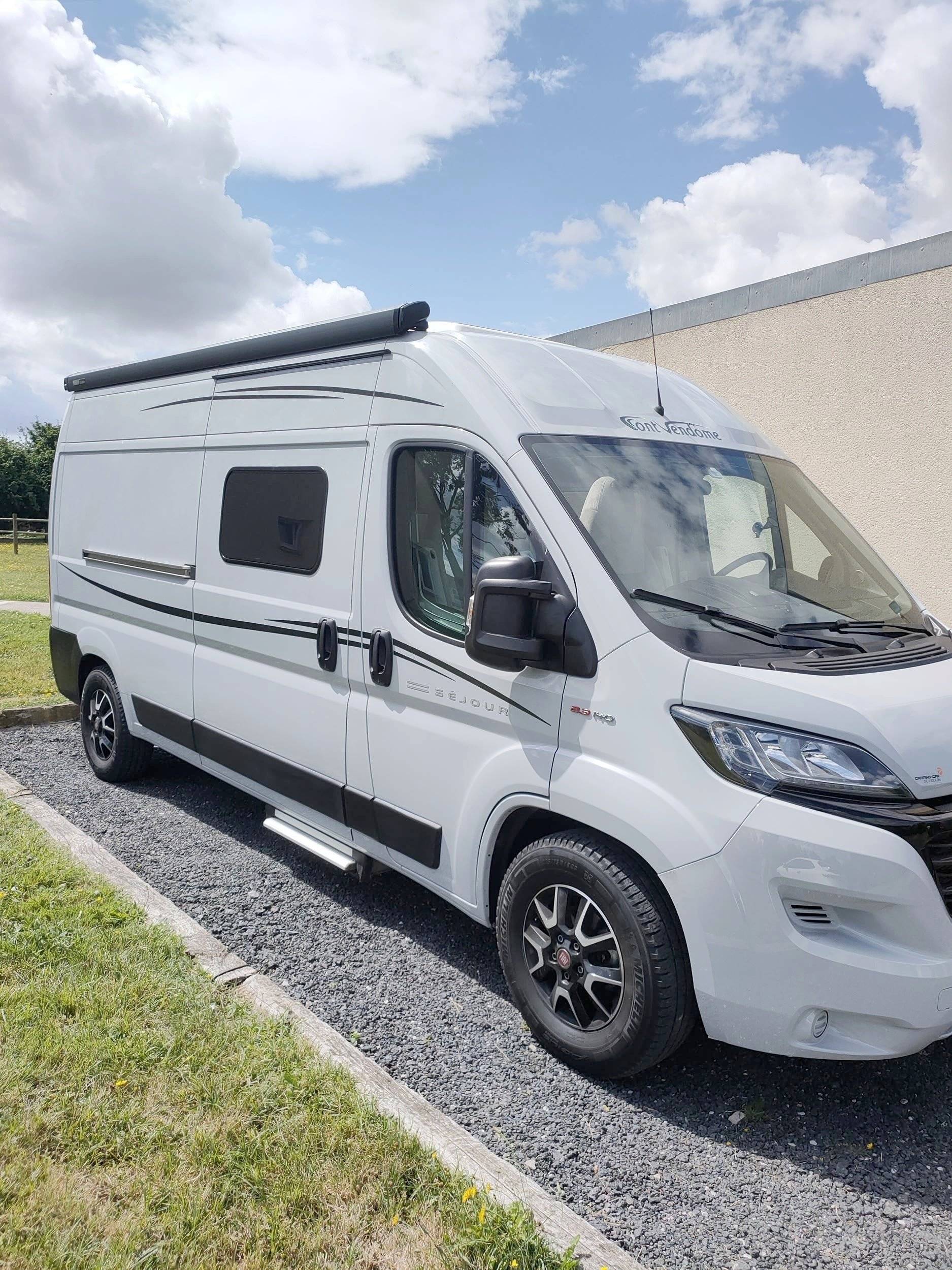 Font Vendôme Séjour Terra Van