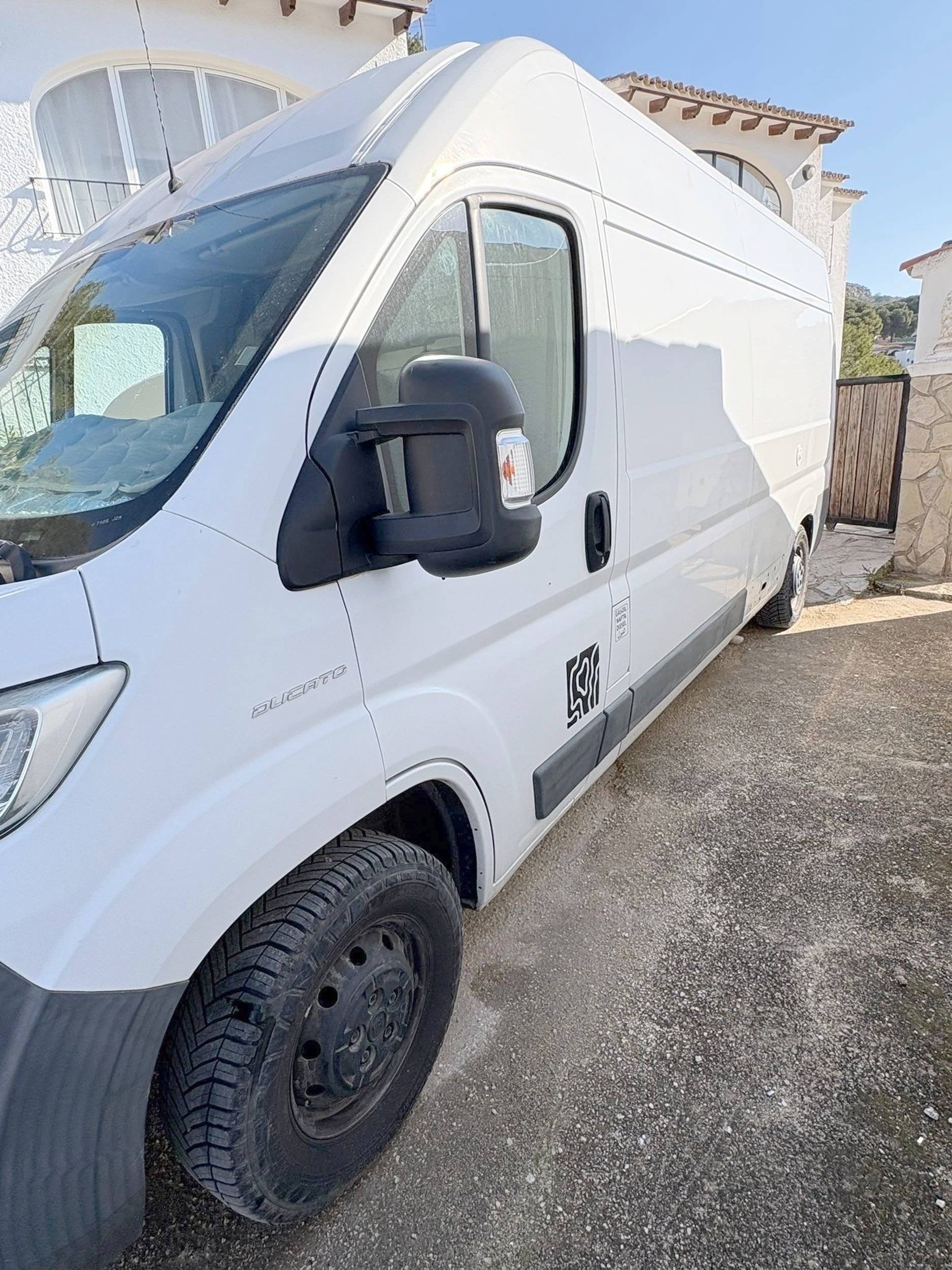 Front view from 3/4 Fiat Ducato 2,3 l Multijet 130 ch. - Yescapa
