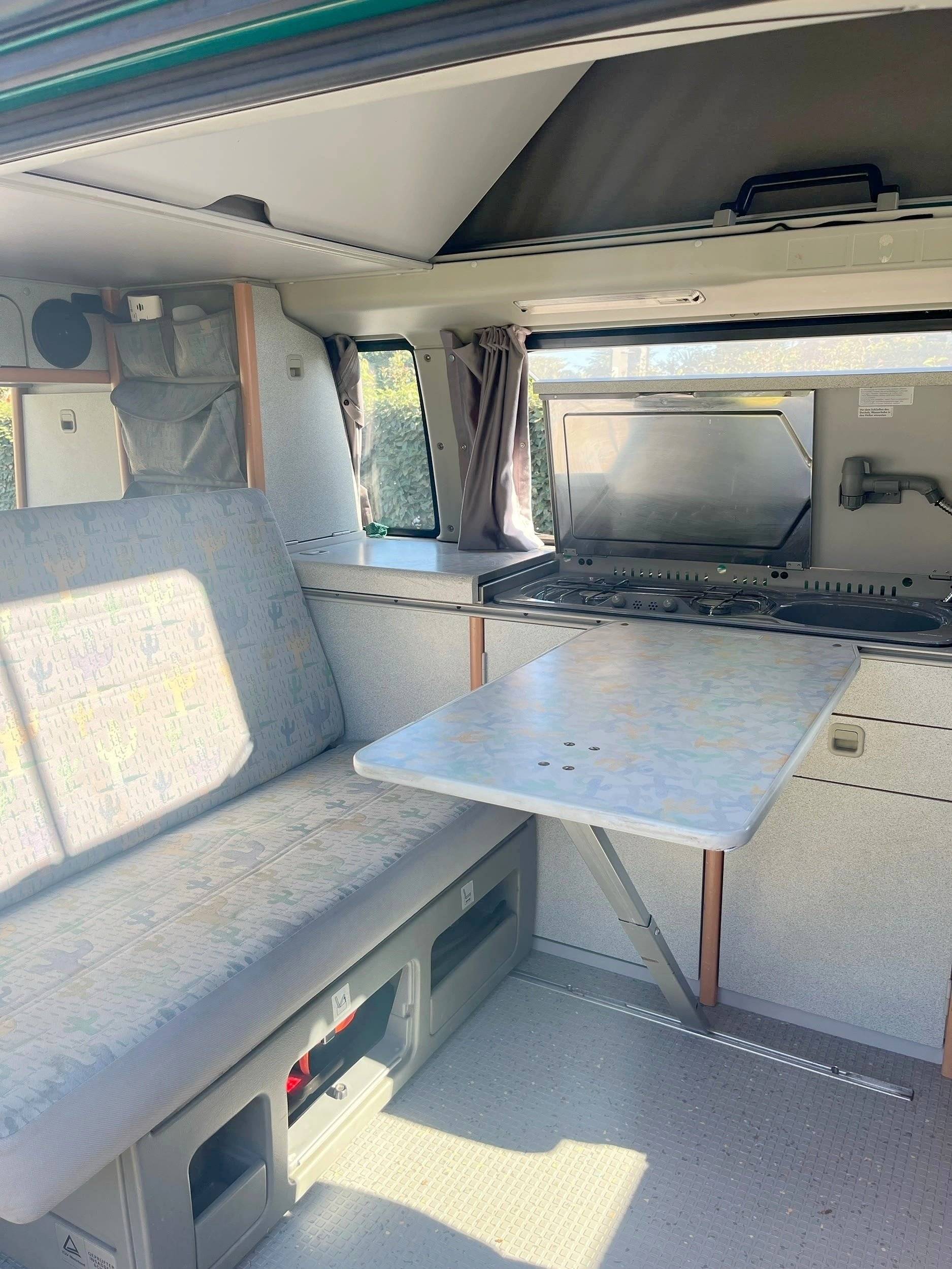 Comedor Volkswagen VOLKSWAGEN CALIFORNIA - Yescapa