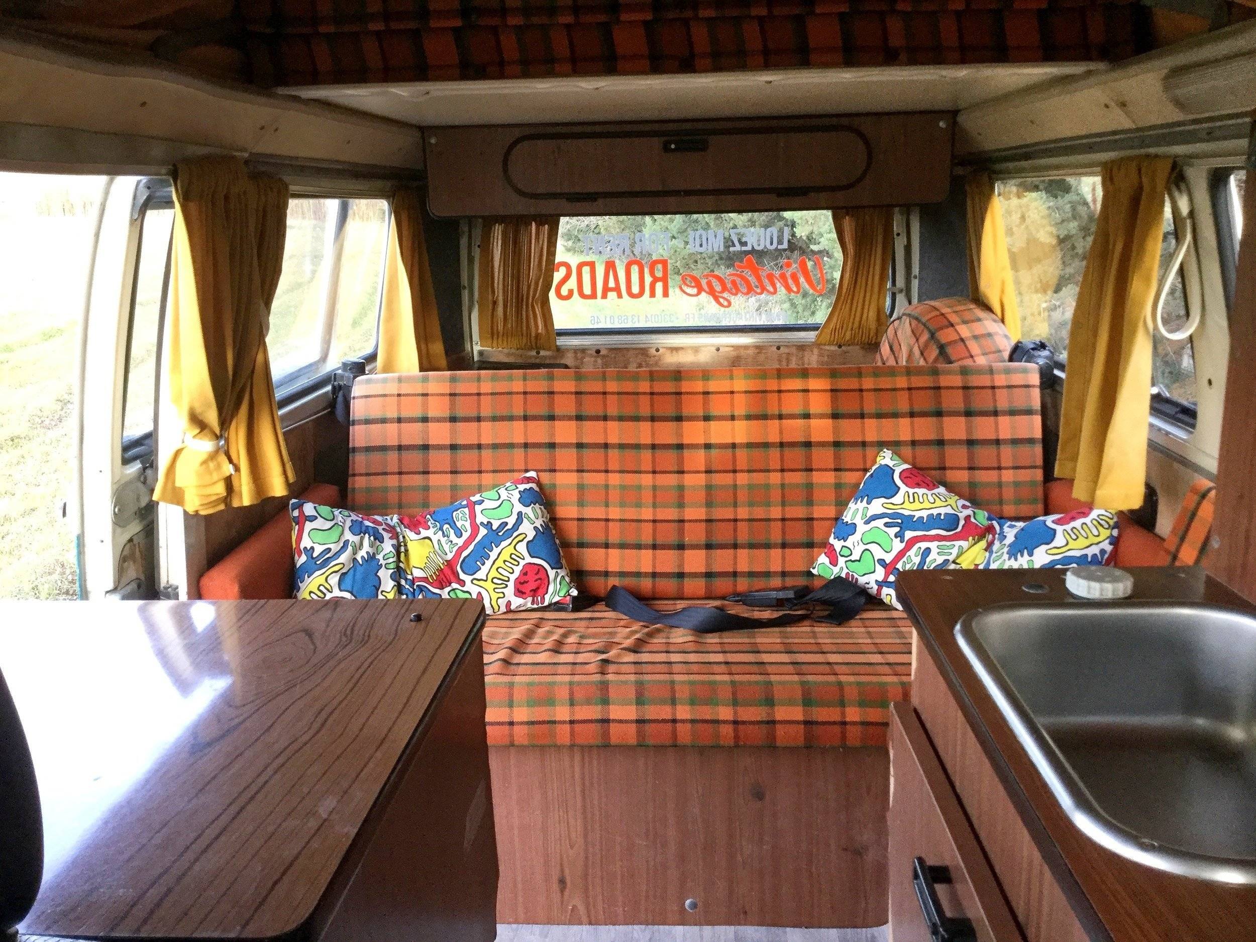 Dinette Volkswagen Combi - Yescapa