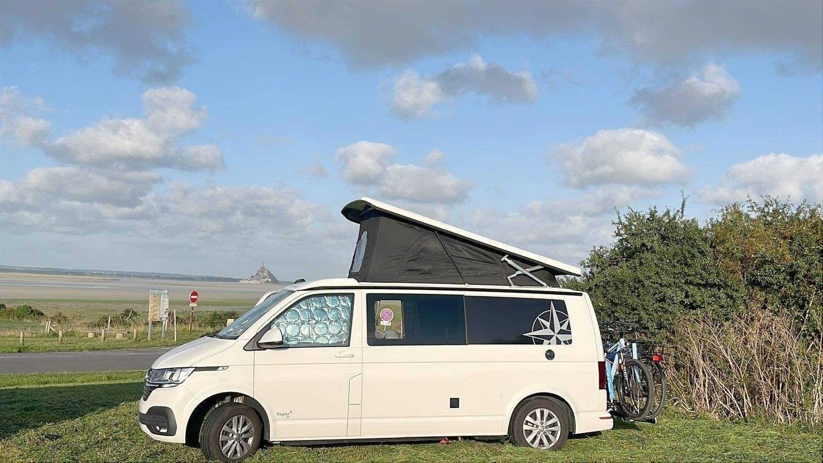 schräge Vorderansicht Volkswagen T6 Long 2,0 l 150 ch - Yescapa