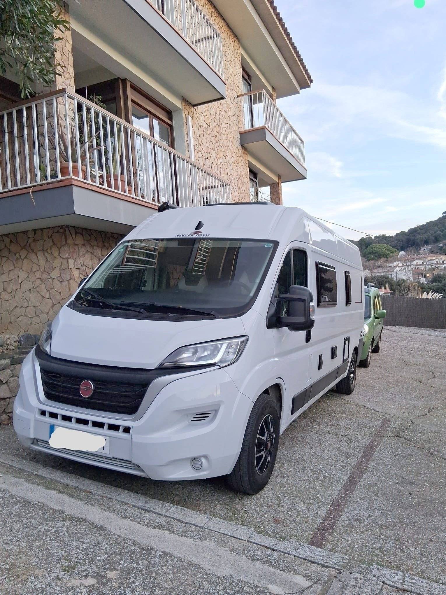 Voorkant 3/4 Fiat Fiat ducato livingstone - Yescapa