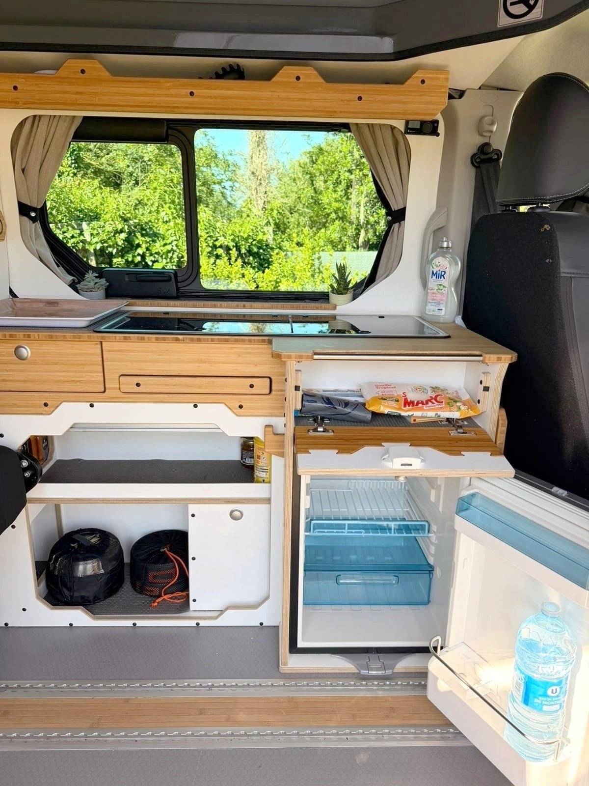Van Mania EST