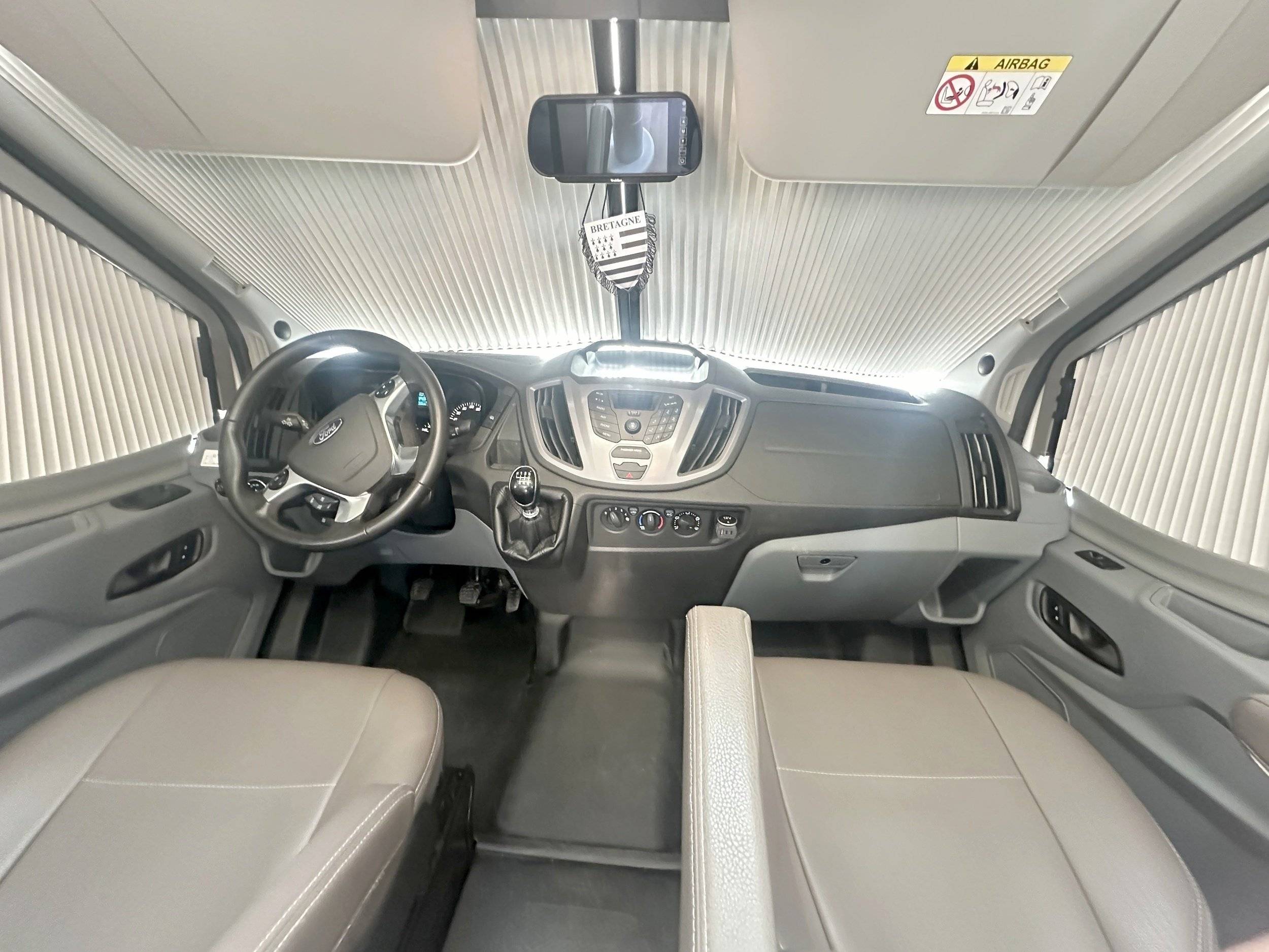 Challenger ford transit