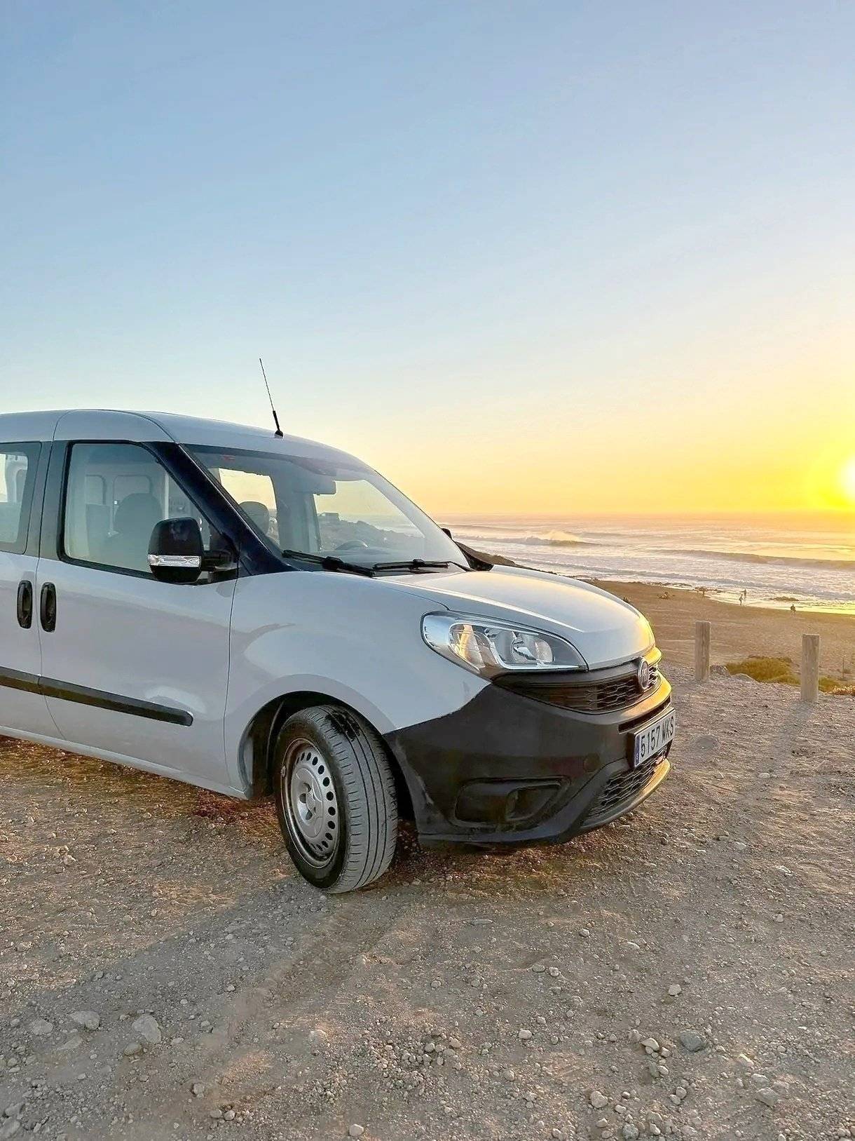 Vista frontale a ¾ Fiat - Yescapa