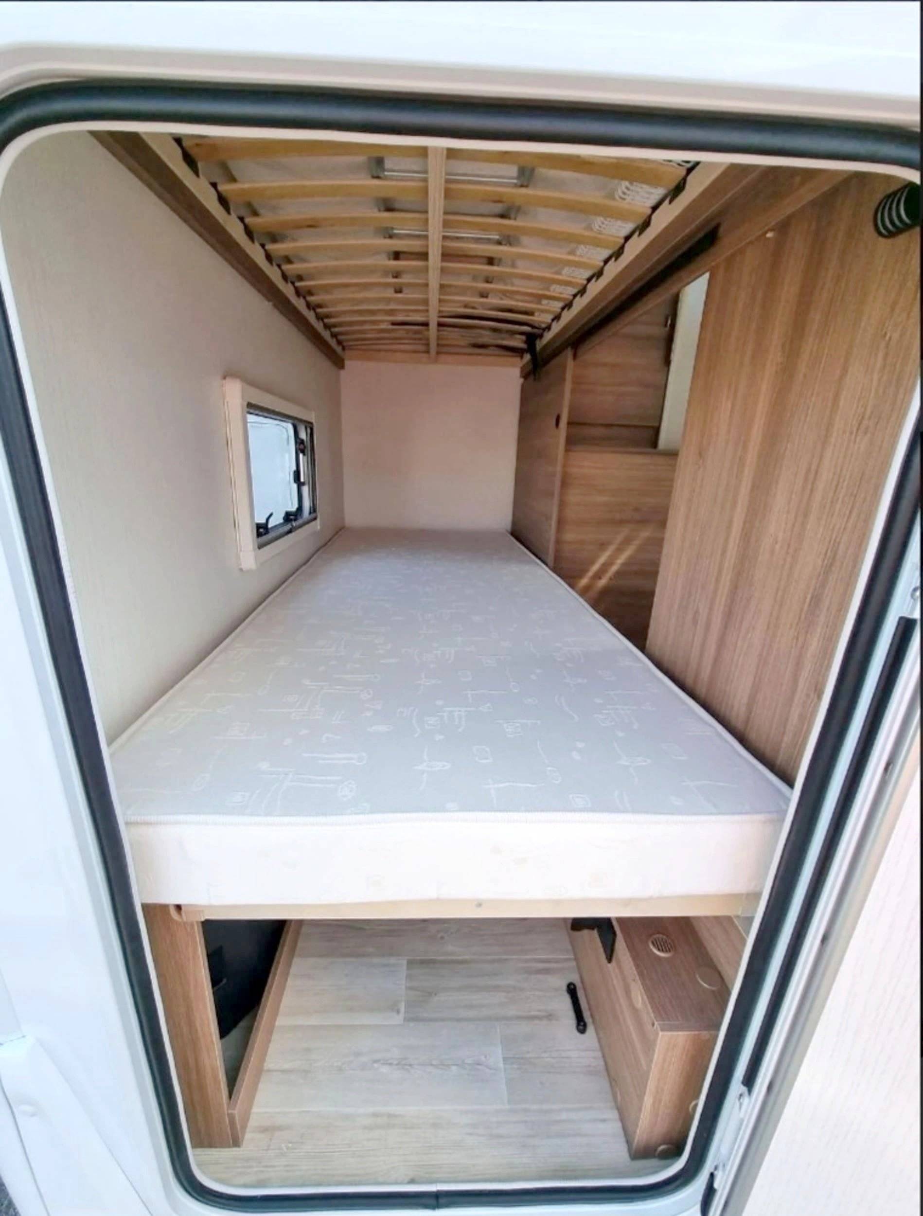 Pilote P 696 D Essentiel