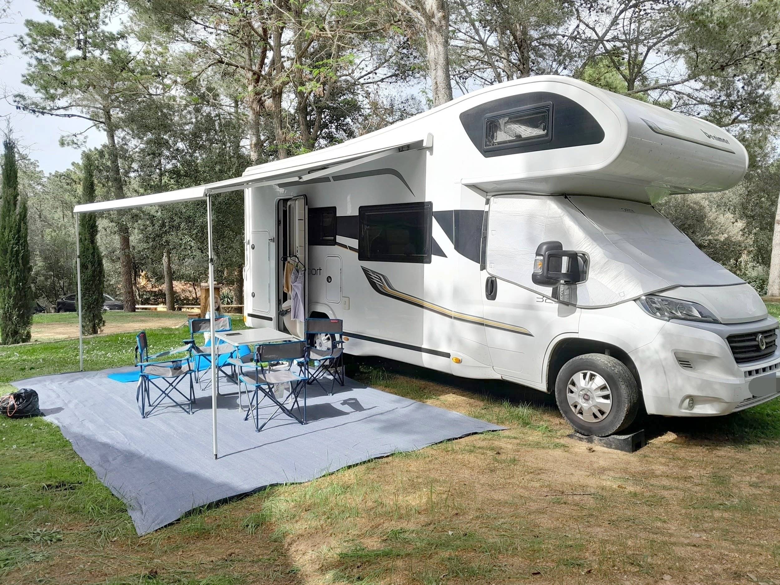 Vue avant de 3/4  - Yescapa