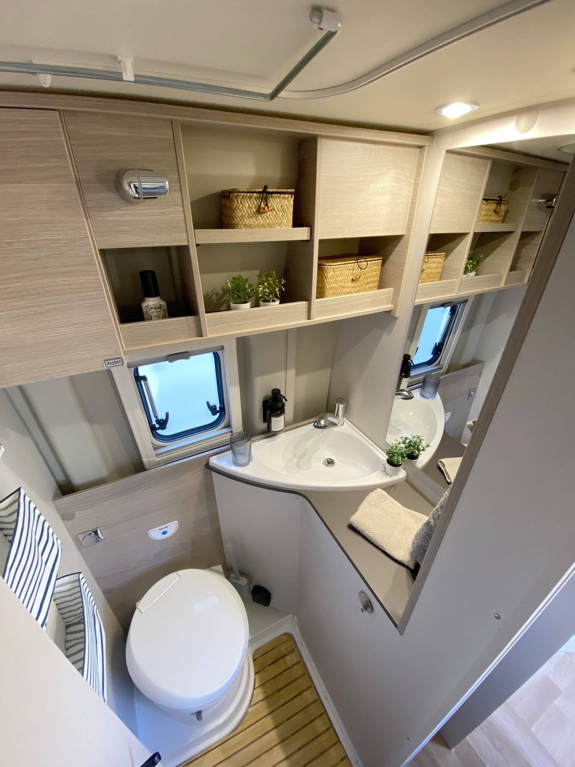 Bürstner Campeo Black Forest