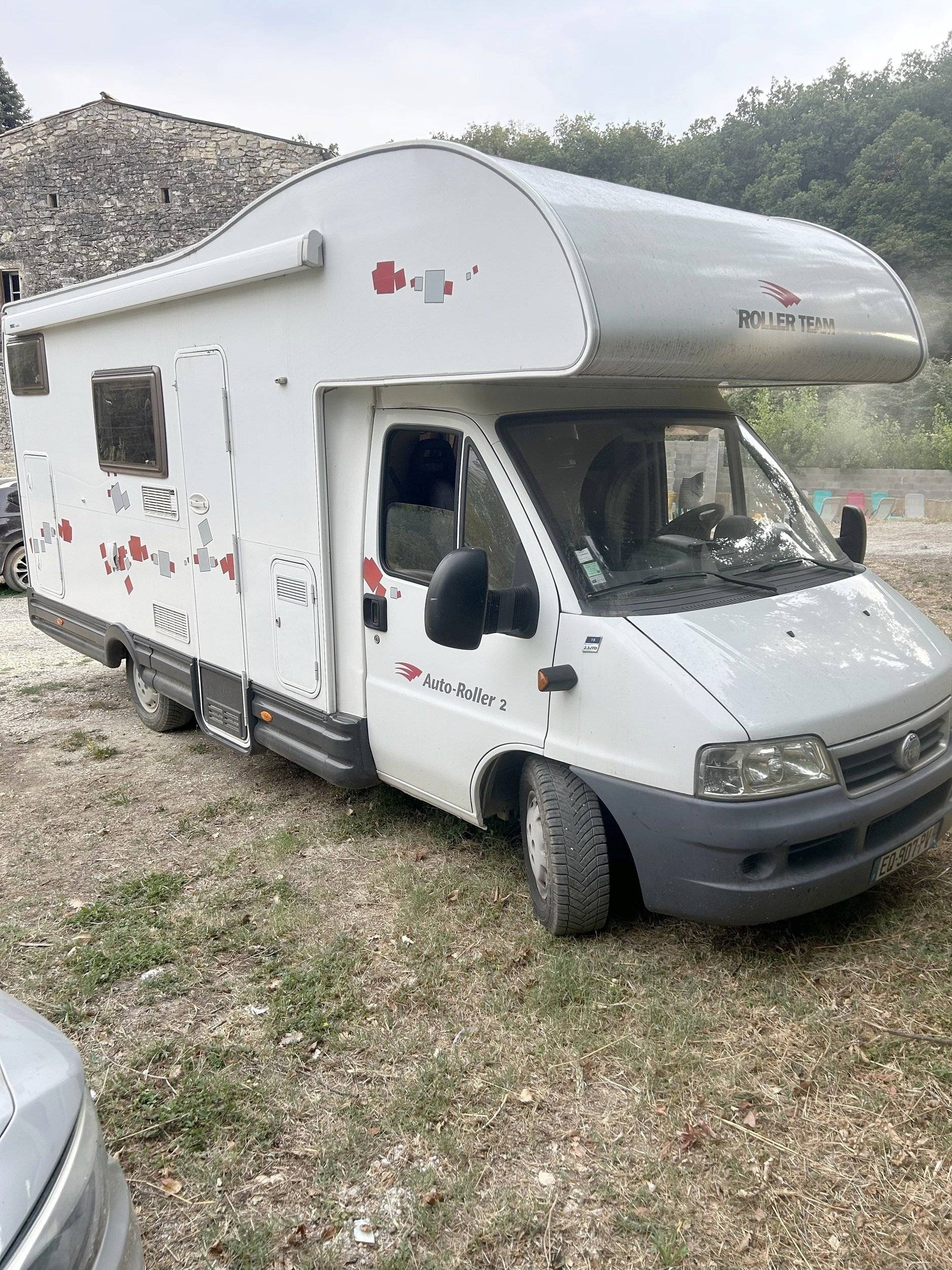 Front view from 3/4 Fiat Ducato 2,3 l Multijet 100 ch. - Yescapa