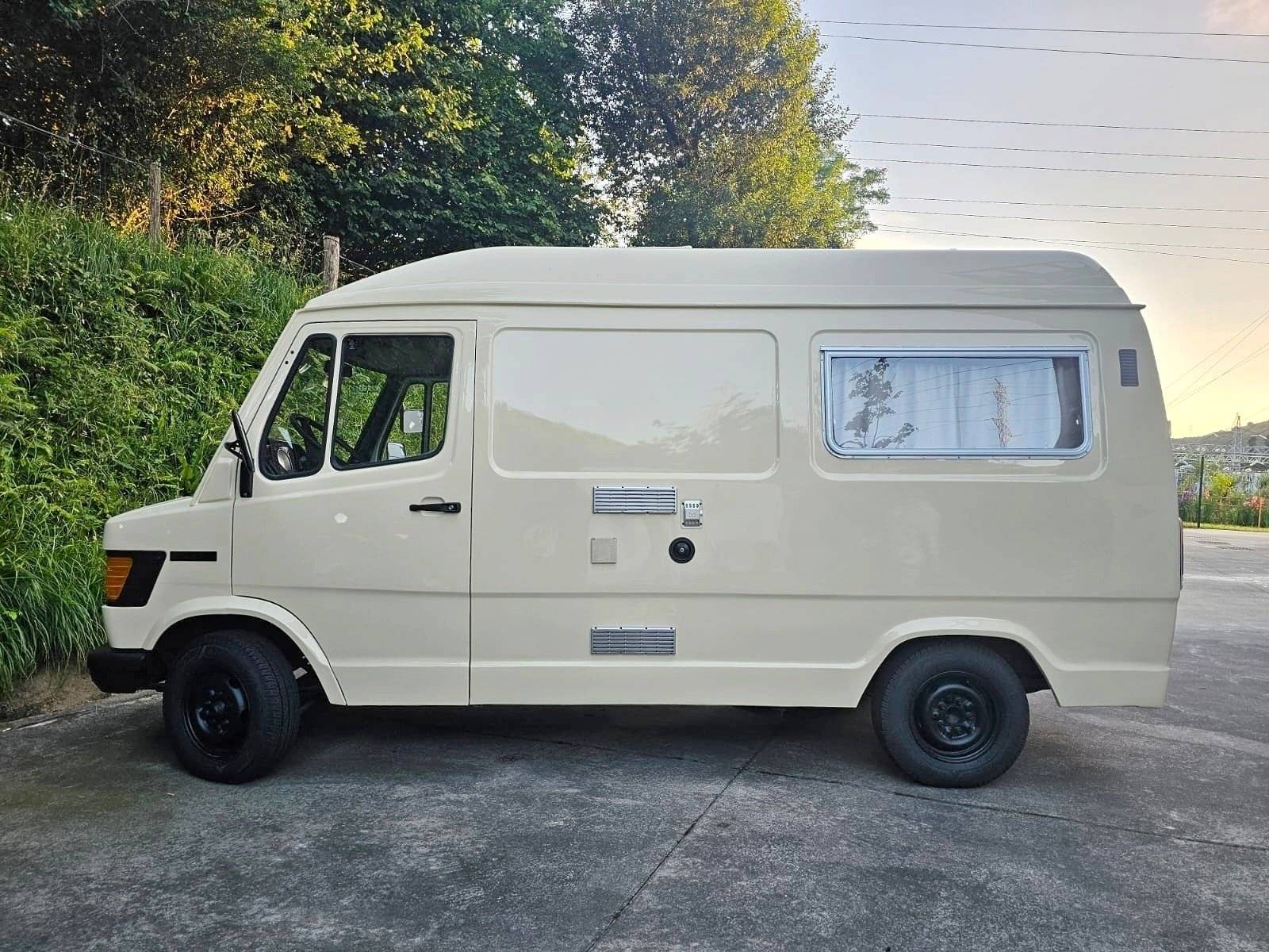 Mercedes 207D